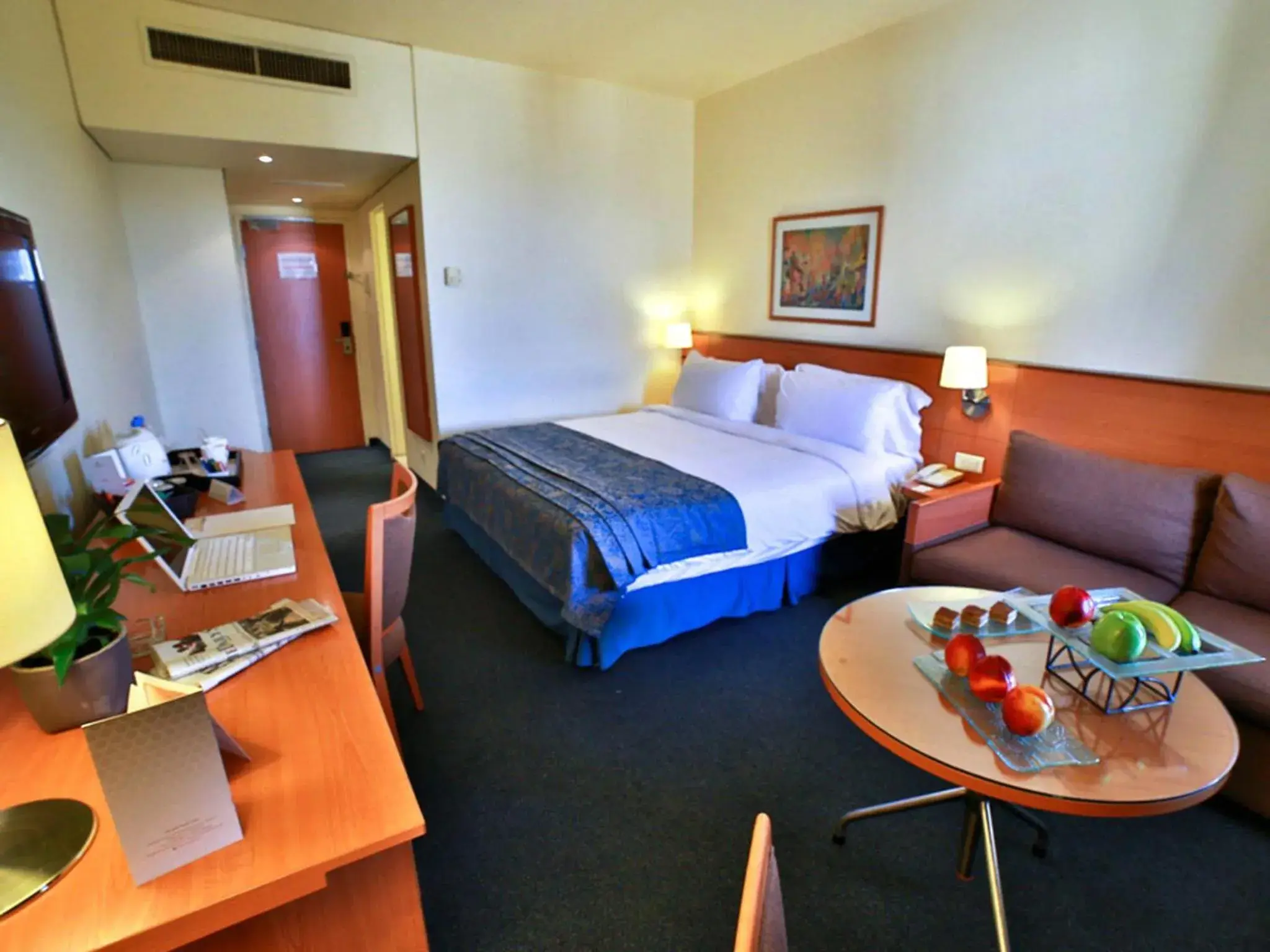 Coffee/tea facilities, Bed in Lancaster Tamar Hotel- Hadath Coffee/tea facilities, Bed in Lancaster Tamar Hotel- Hadath