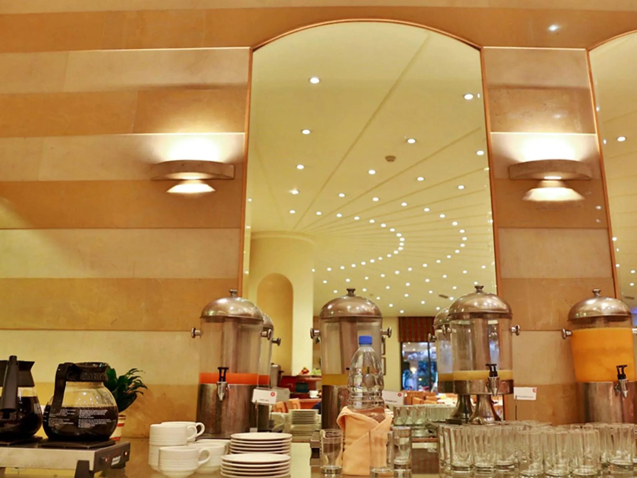 Restaurant/places to eat in Lancaster Tamar Hotel- Hadath