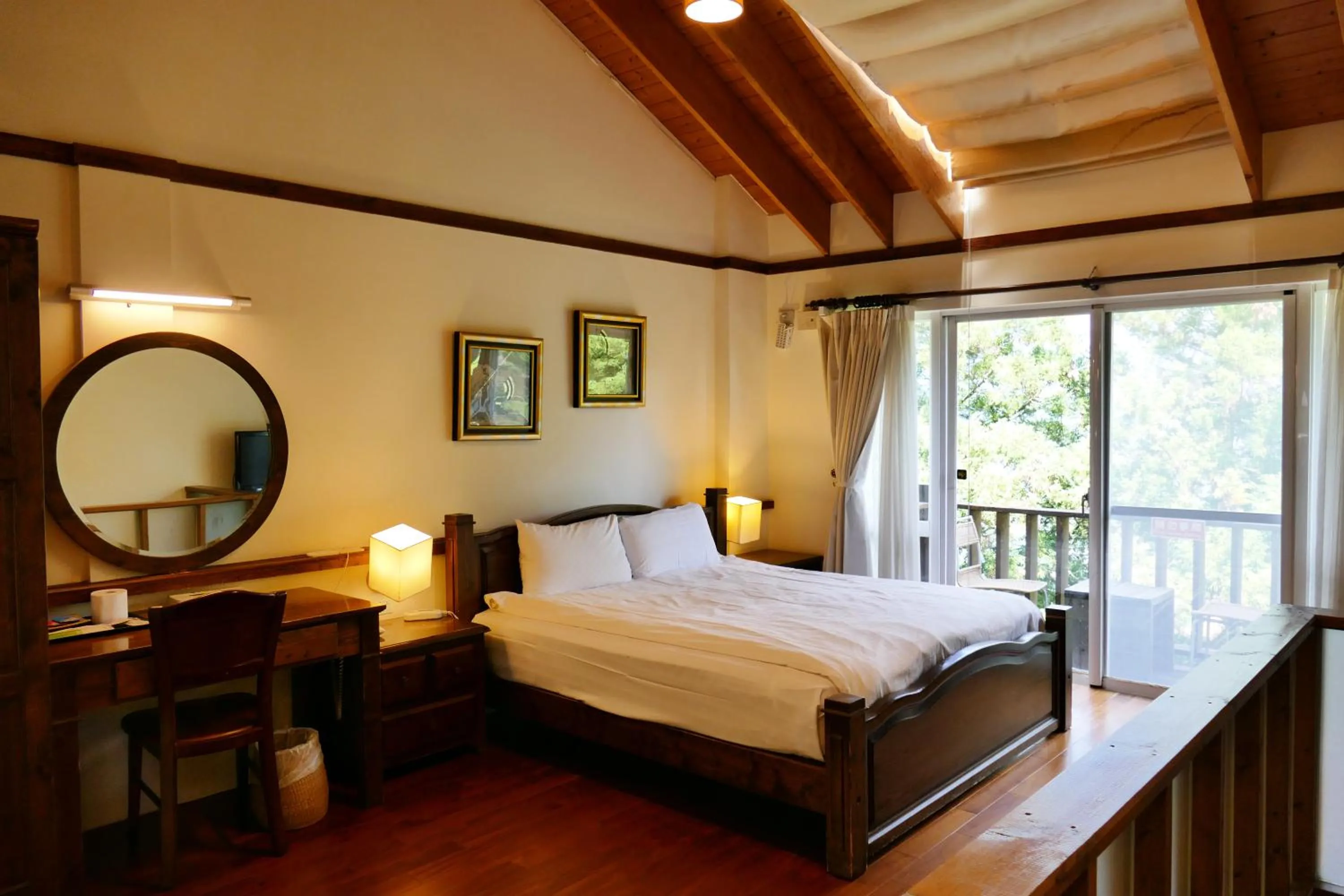 Photo of the whole room, Bed in Ailiga Travel Villa