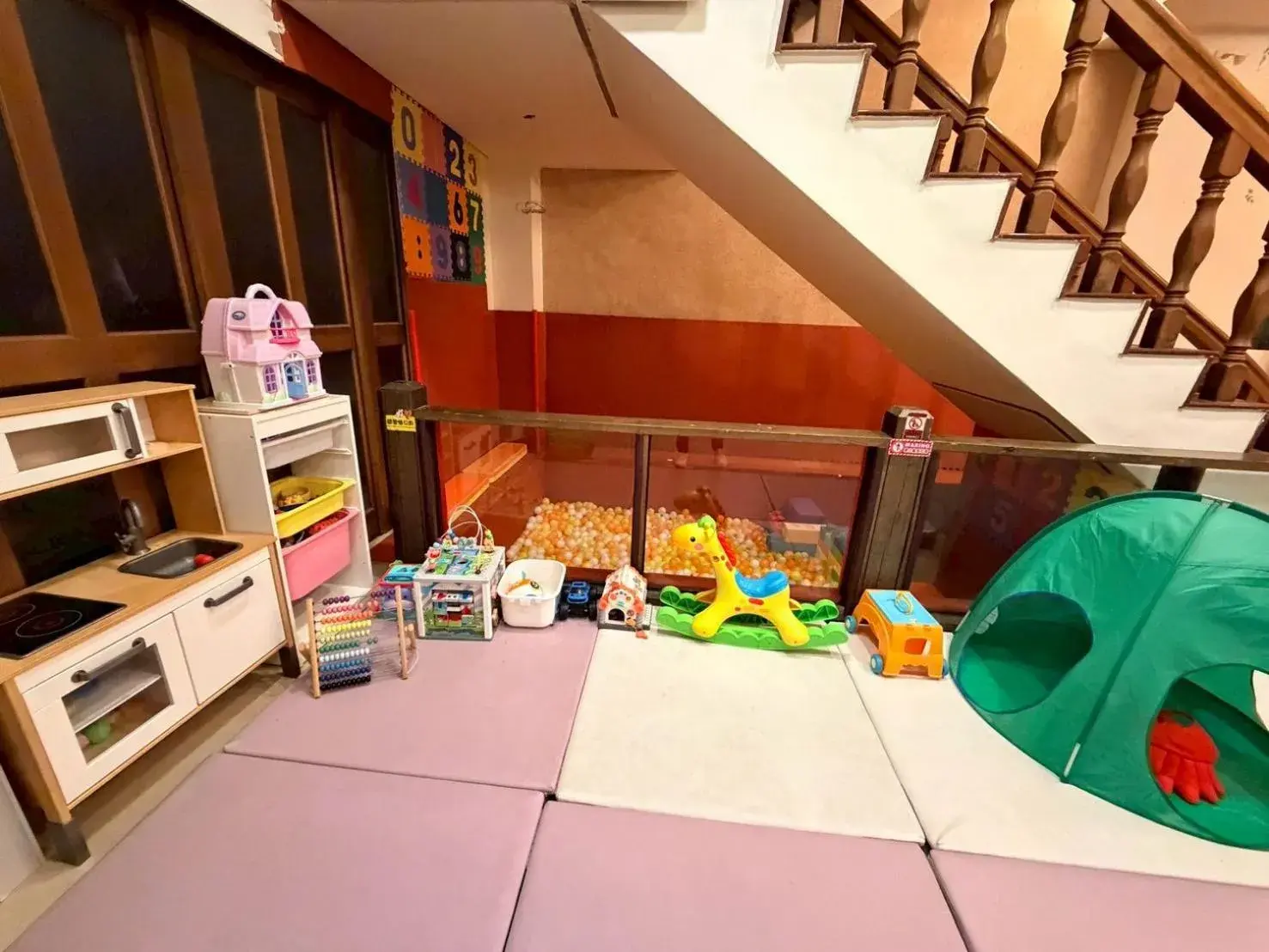 Restaurant/places to eat in Ailiga Travel Villa Restaurant/places to eat in Ailiga Travel Villa