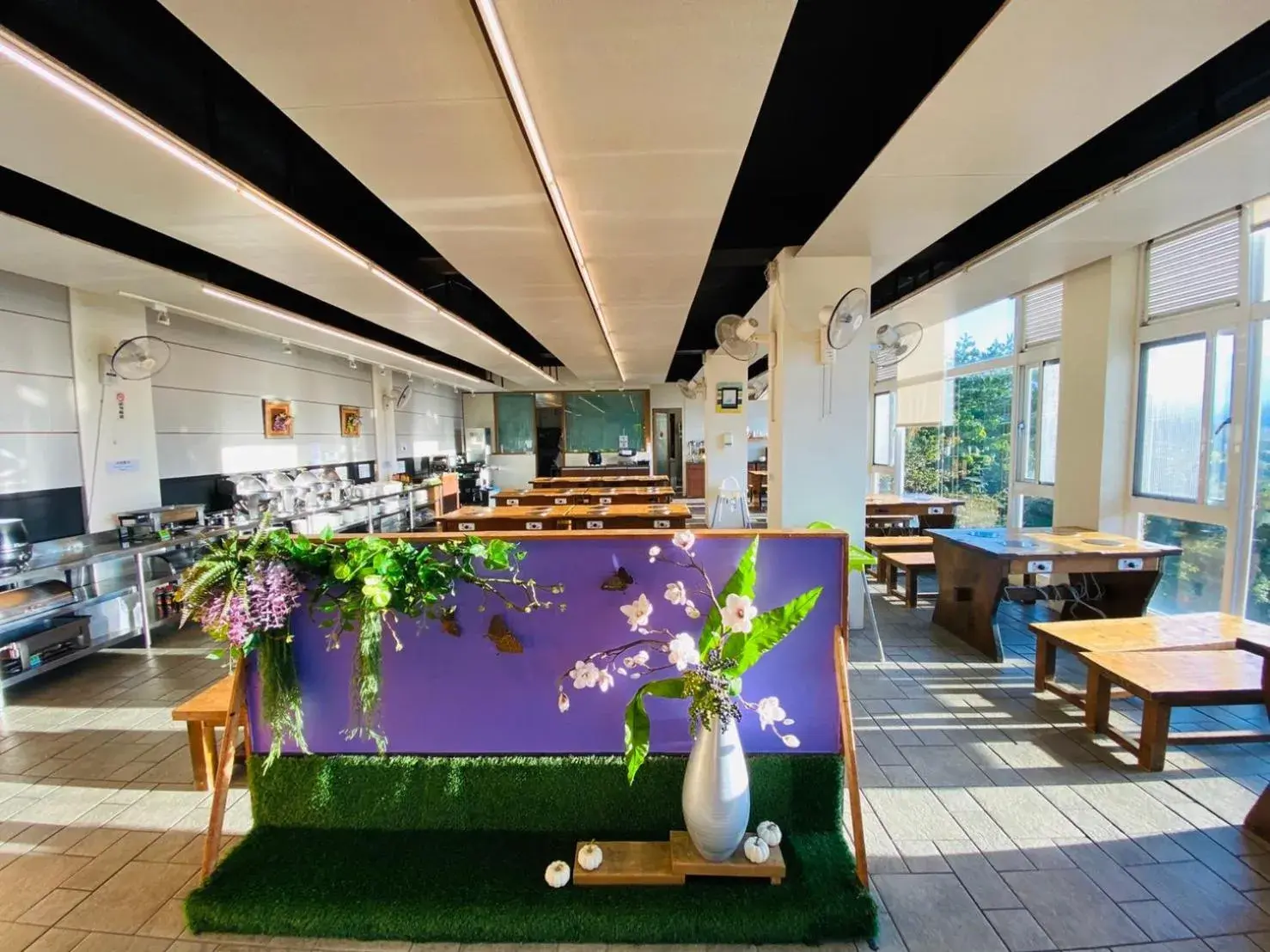 Restaurant/places to eat in Ailiga Travel Villa Restaurant/places to eat in Ailiga Travel Villa