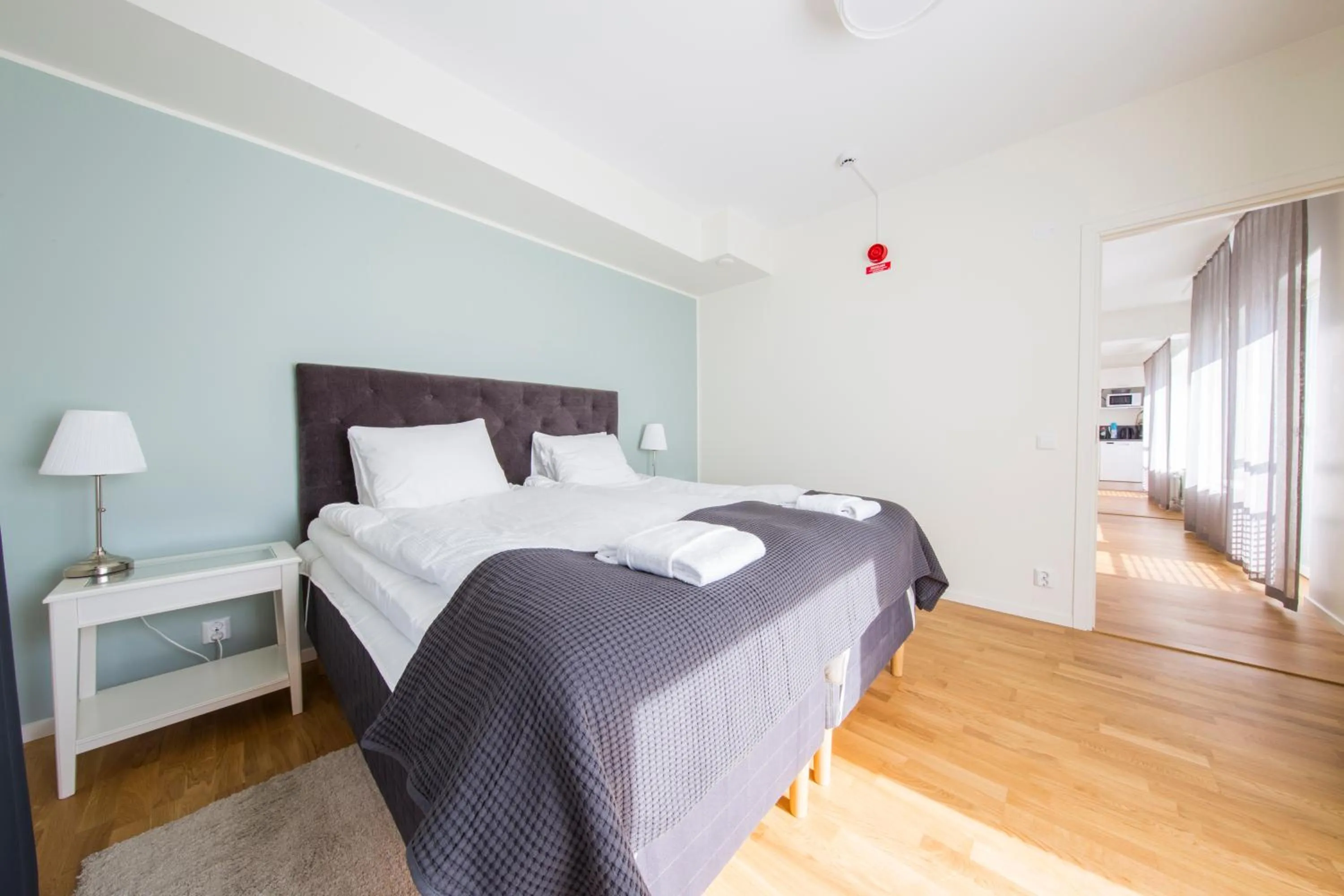 Bedroom, Bed in Continental Apartment Hotel Sollentuna