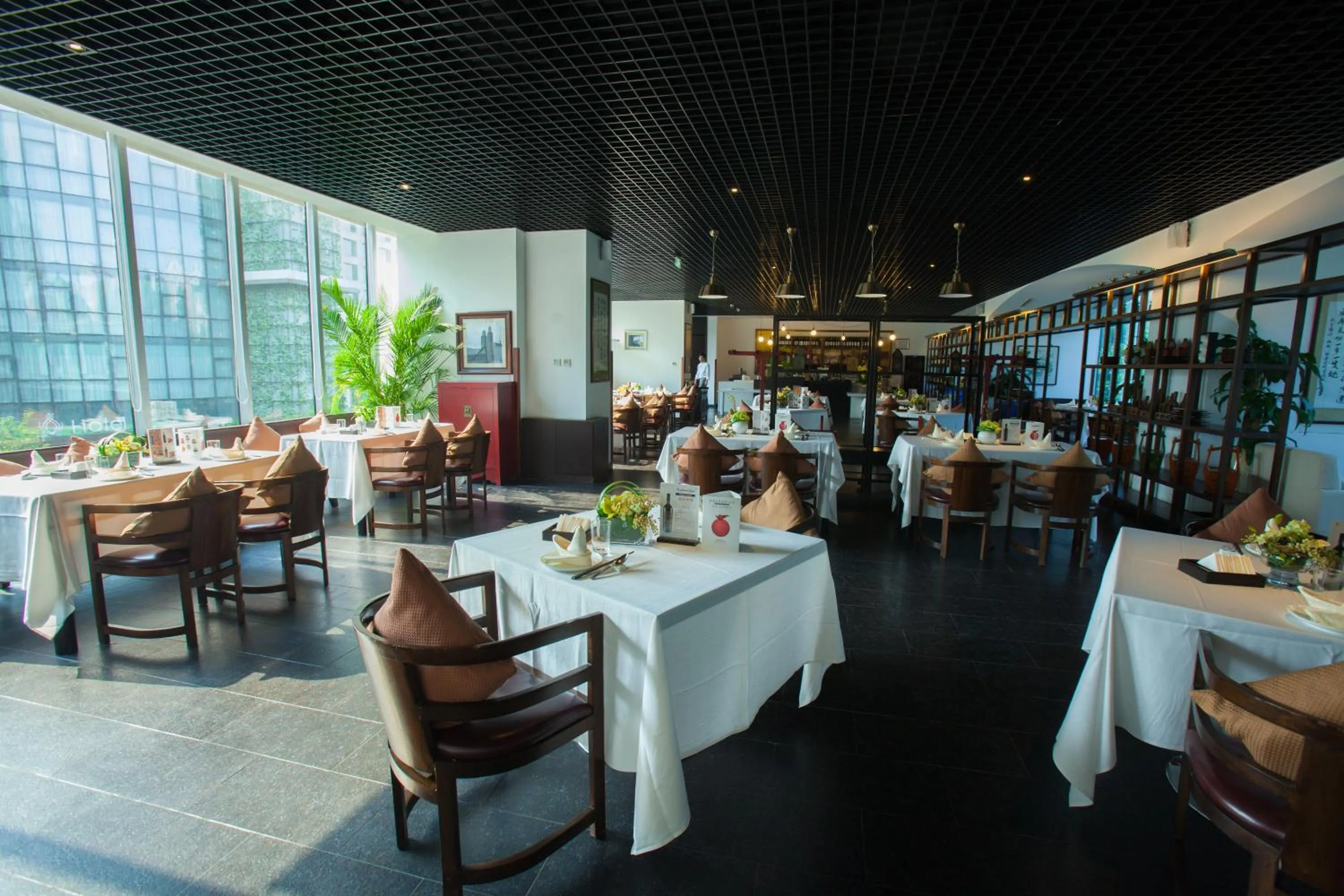 Breakfast, Restaurant/Places to Eat in Hotel MoMc