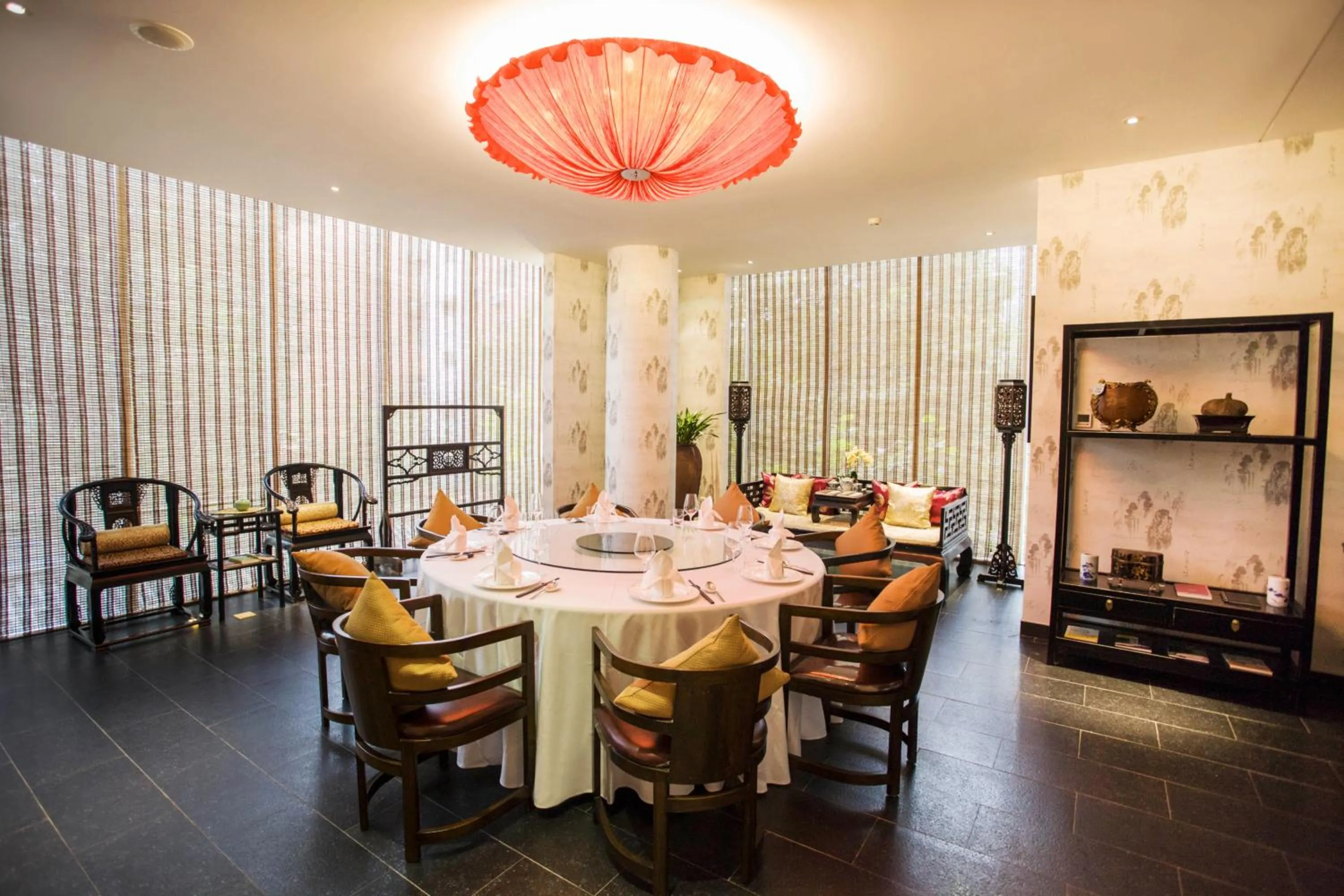 Dining area, Restaurant/Places to Eat in Hotel MoMc