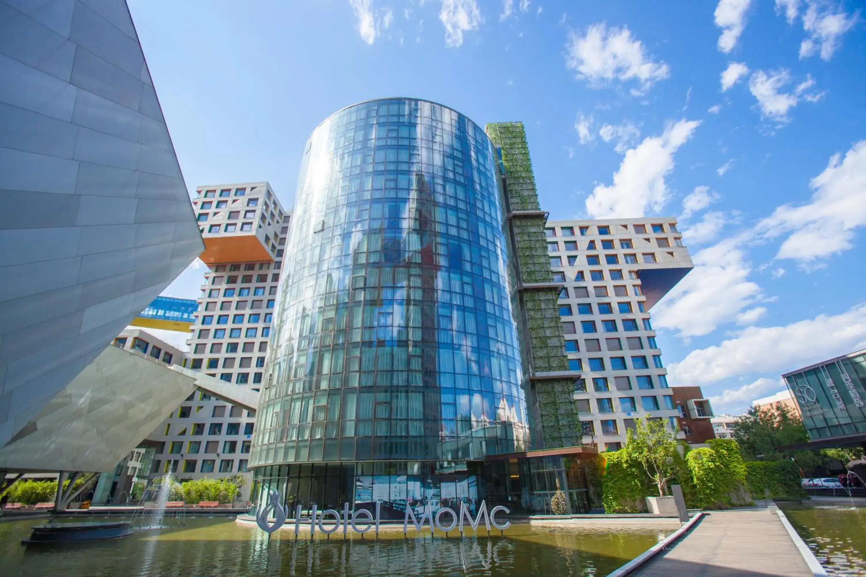 Facade/entrance, Property Building in Hotel MoMc Facade/entrance, Property Building in Hotel MoMc