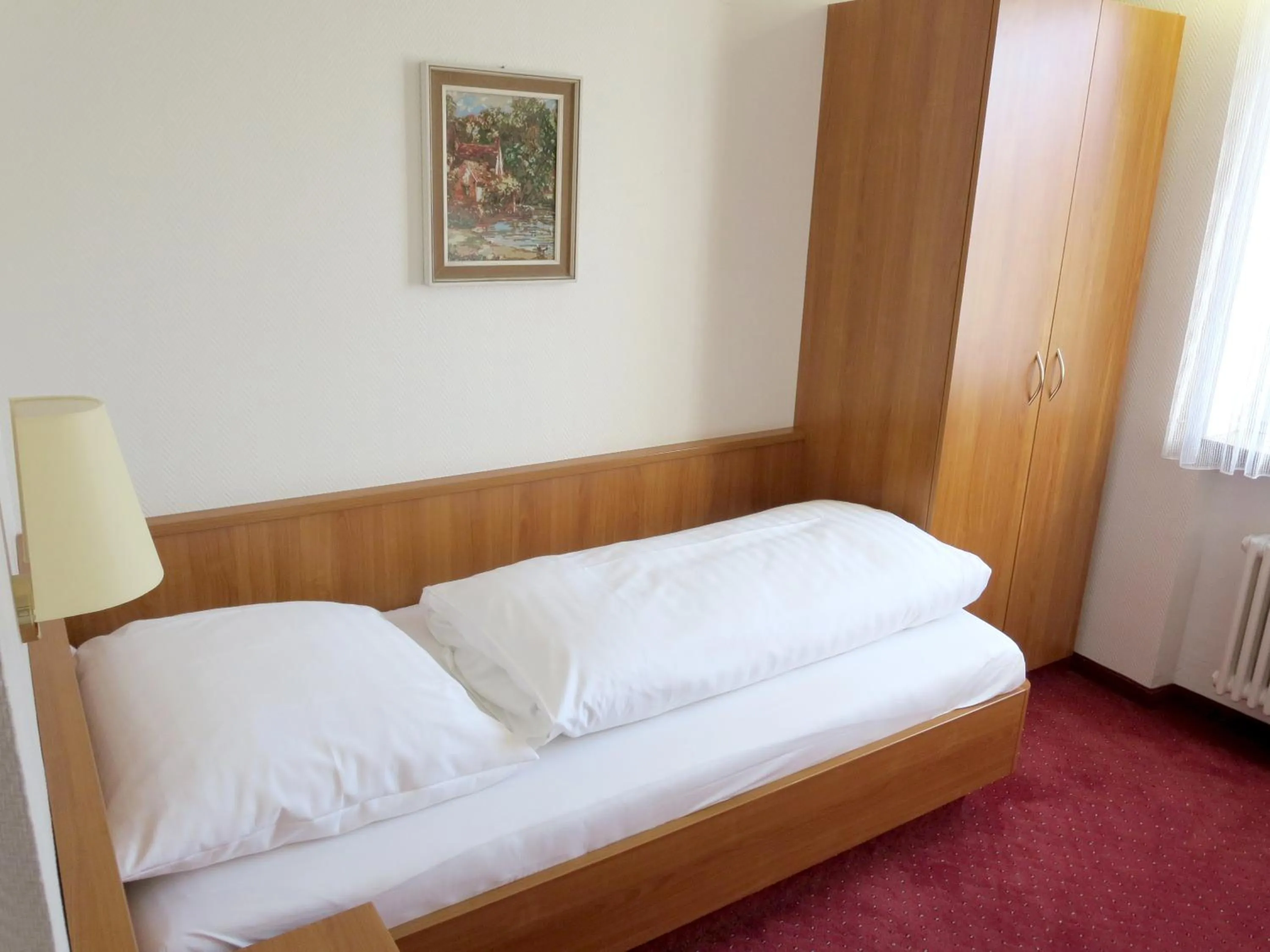 Photo of the whole room, Bed in Hotel Find