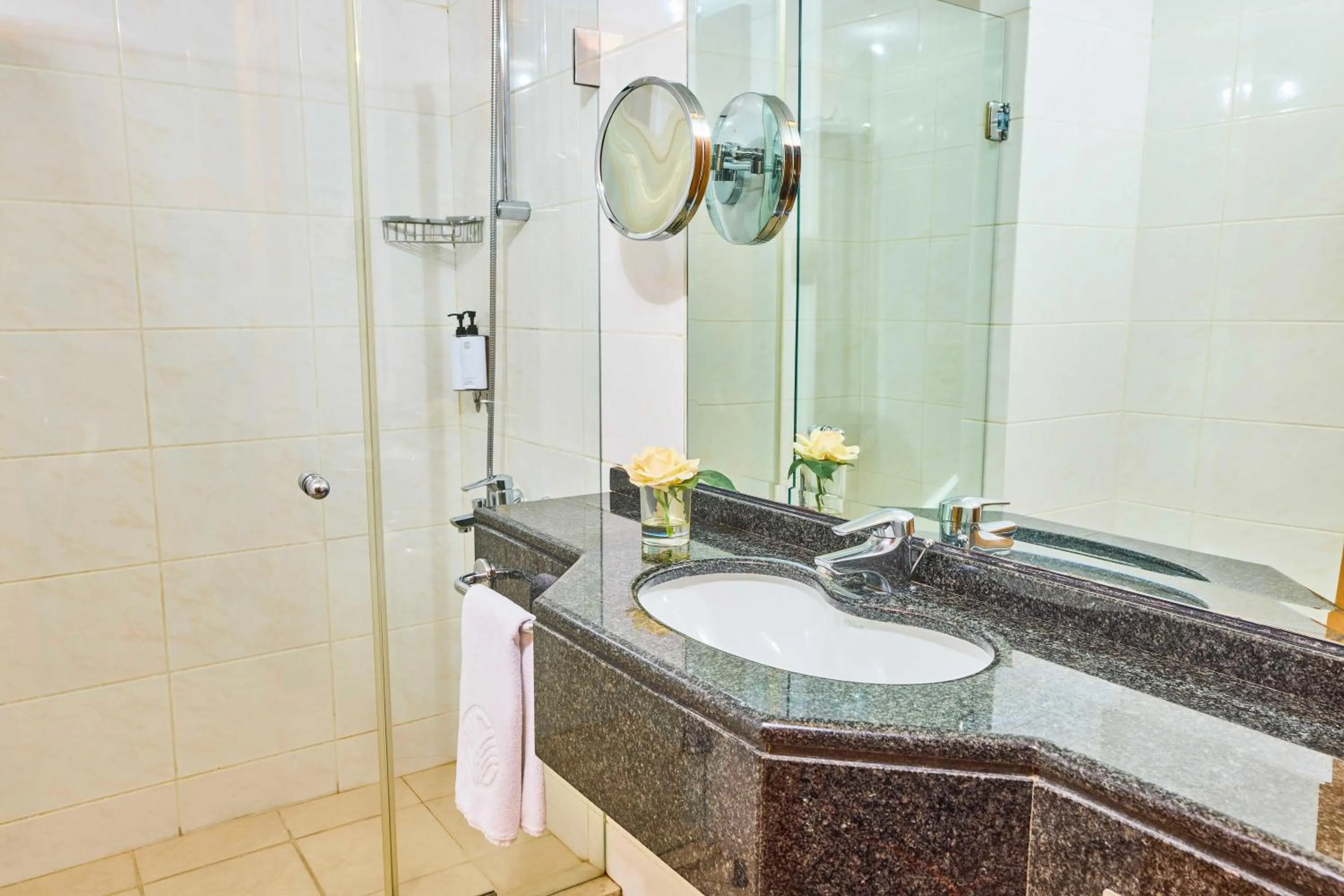 Bathroom in Gefinor Rotana – Beirut