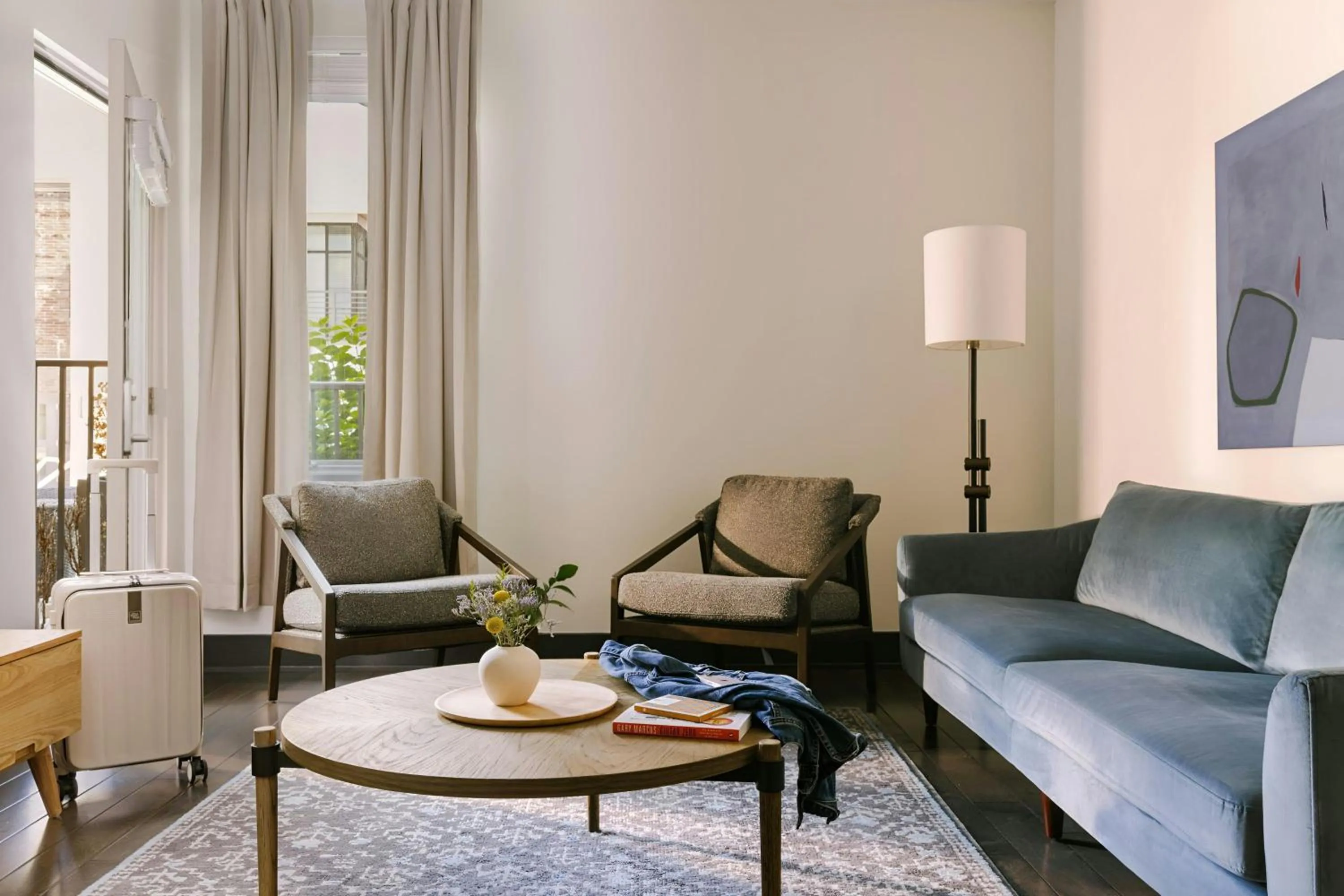 Living room in Sonder by Marriott Bonvoy Village 21 Apartments Hillsboro Village