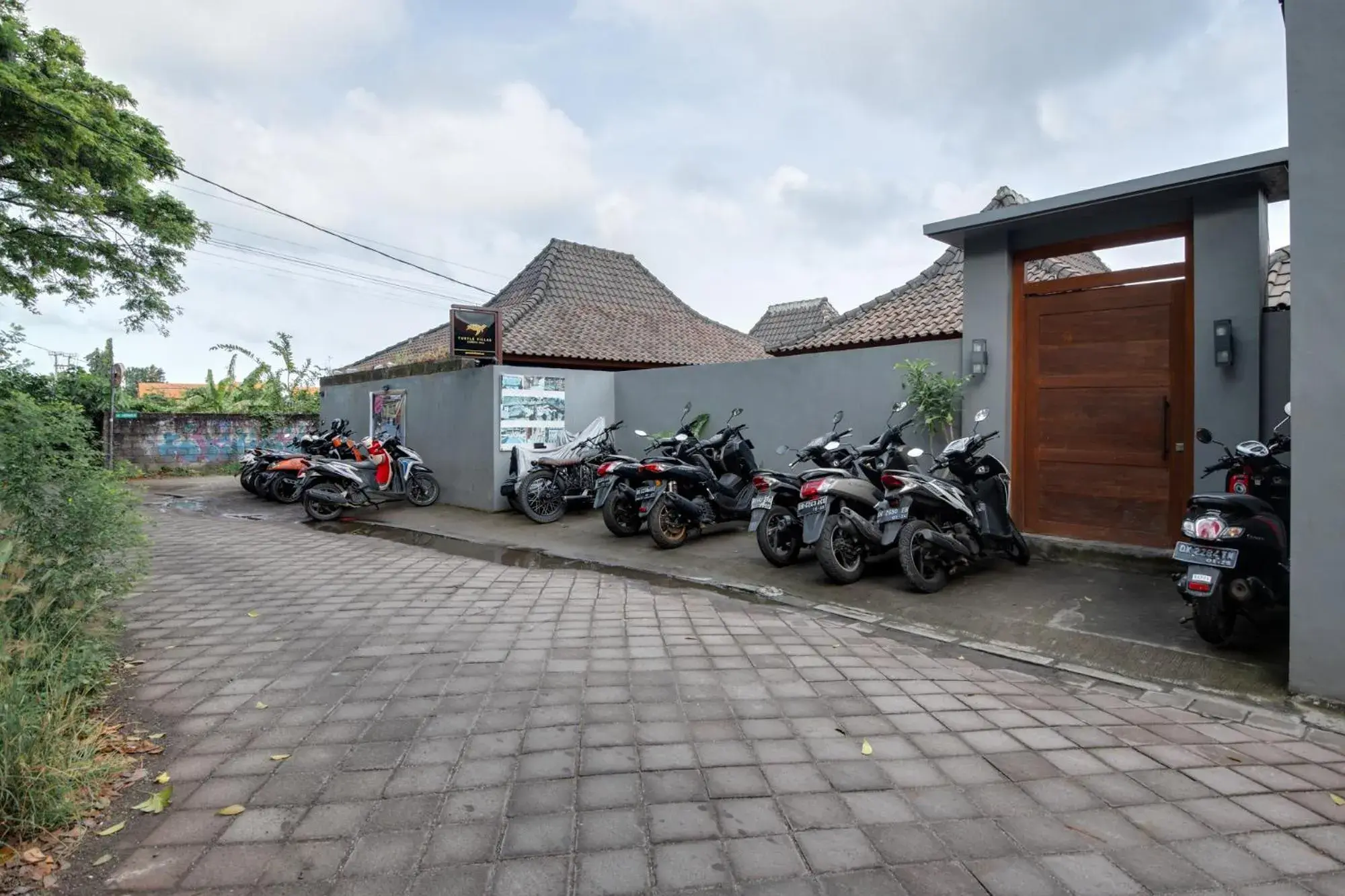 Parking in Turtle Villas, Canggu Managed by Manara Parking in Turtle Villas, Canggu Managed by Manara