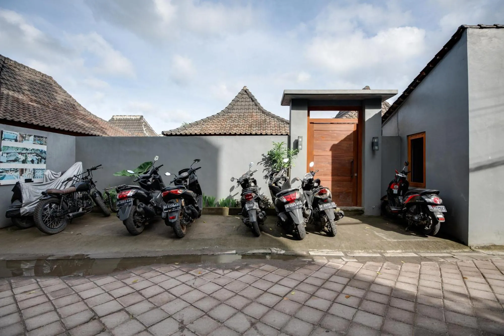Parking in Turtle Villas, Canggu Managed by Manara