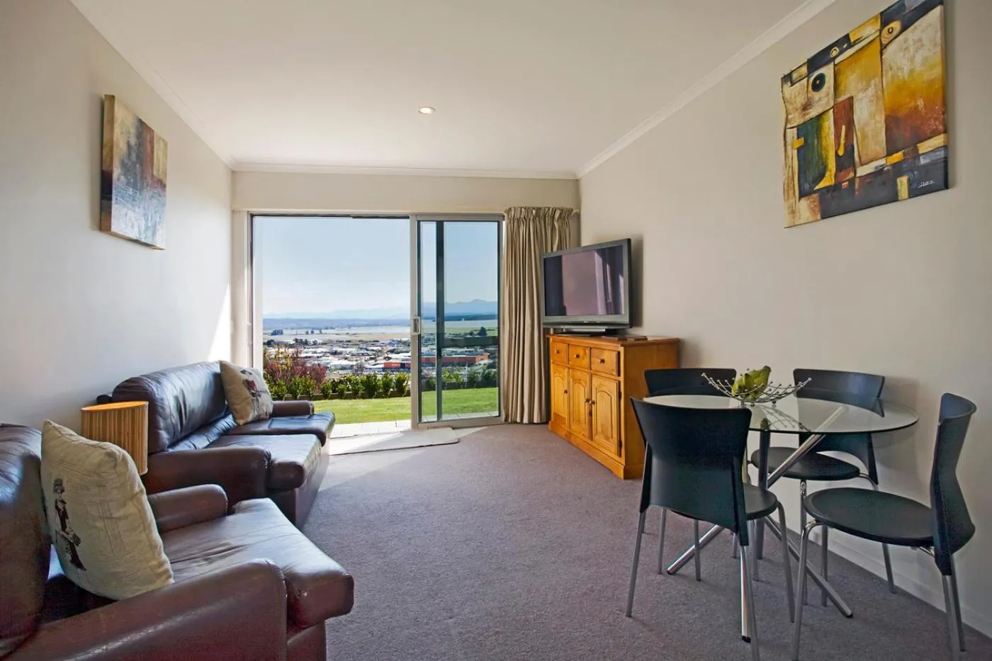 Pinnacle Apartment