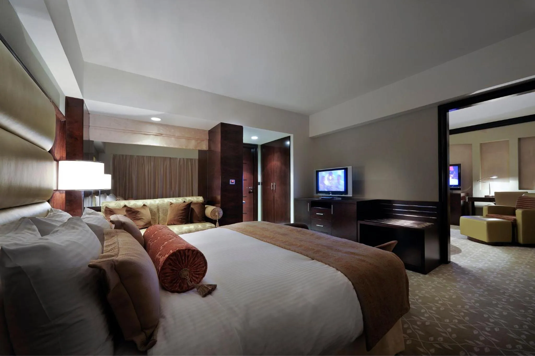 Photo of the whole room, Bed in InterContinental Abu Dhabi by IHG