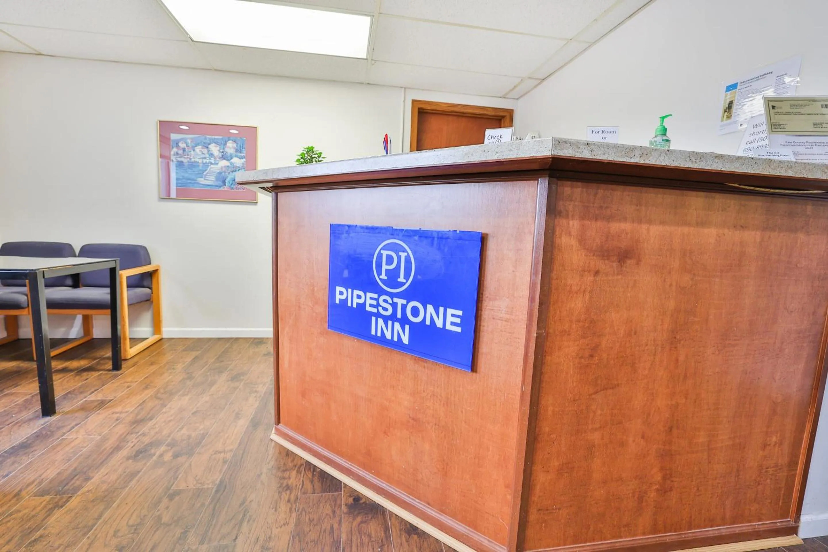 Lobby or reception in OYO Hotel Pipestone MN, Canterbury Park