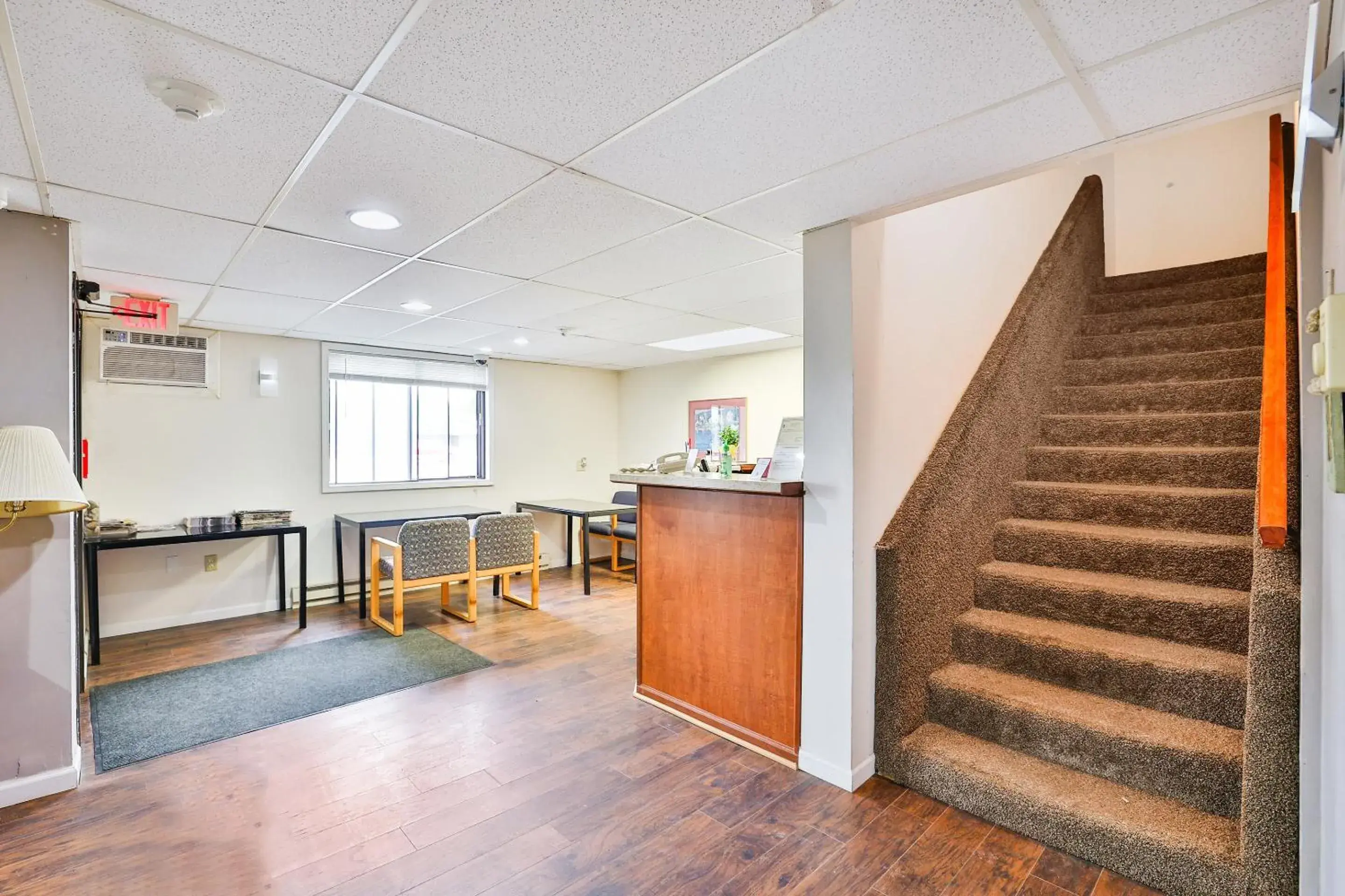 Lobby or reception in OYO Hotel Pipestone MN, Canterbury Park Lobby or reception in OYO Hotel Pipestone MN, Canterbury Park