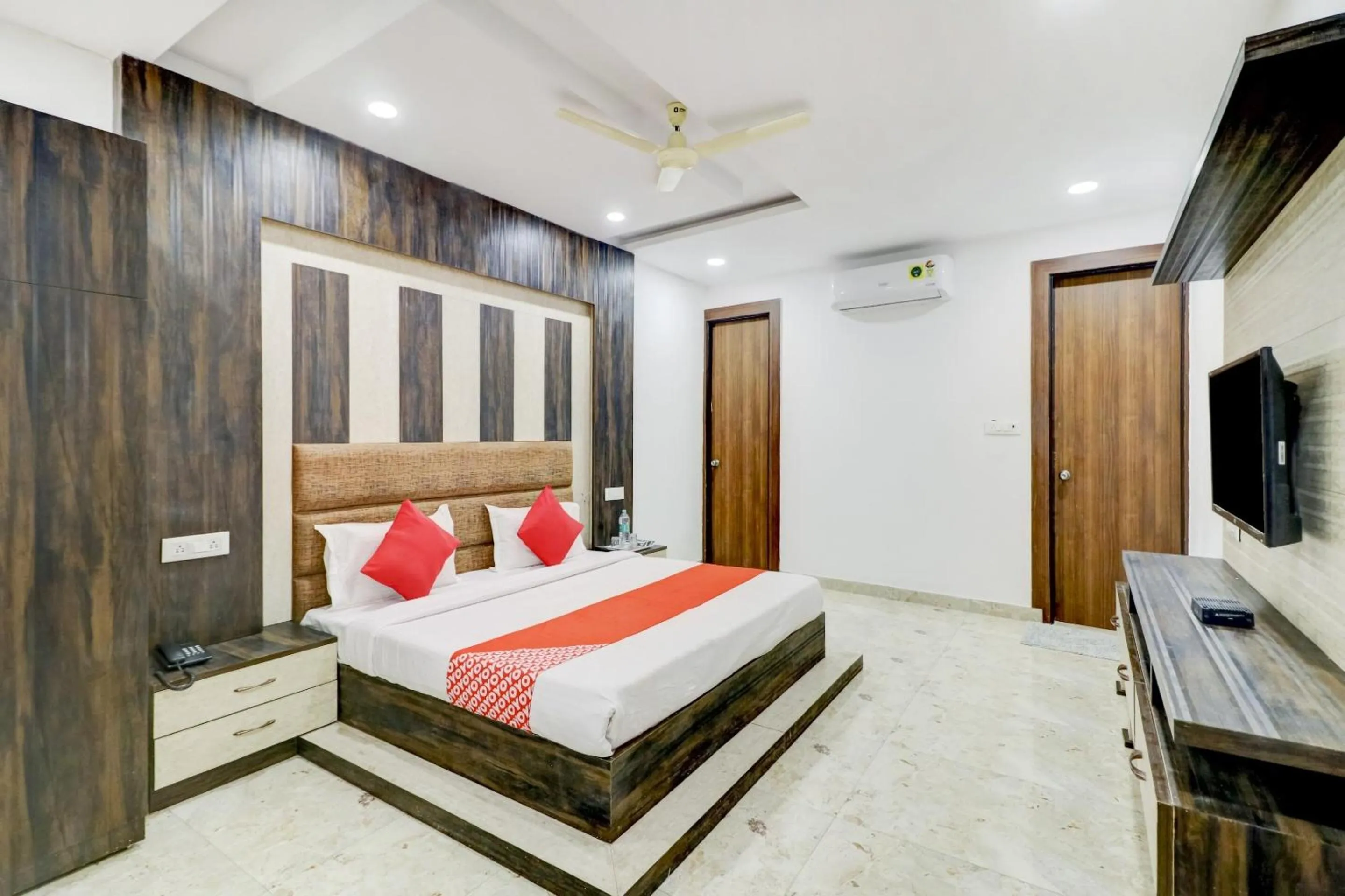 Bedroom, Bed in Hotel O Ratan Pacific Hotel And Party Hall