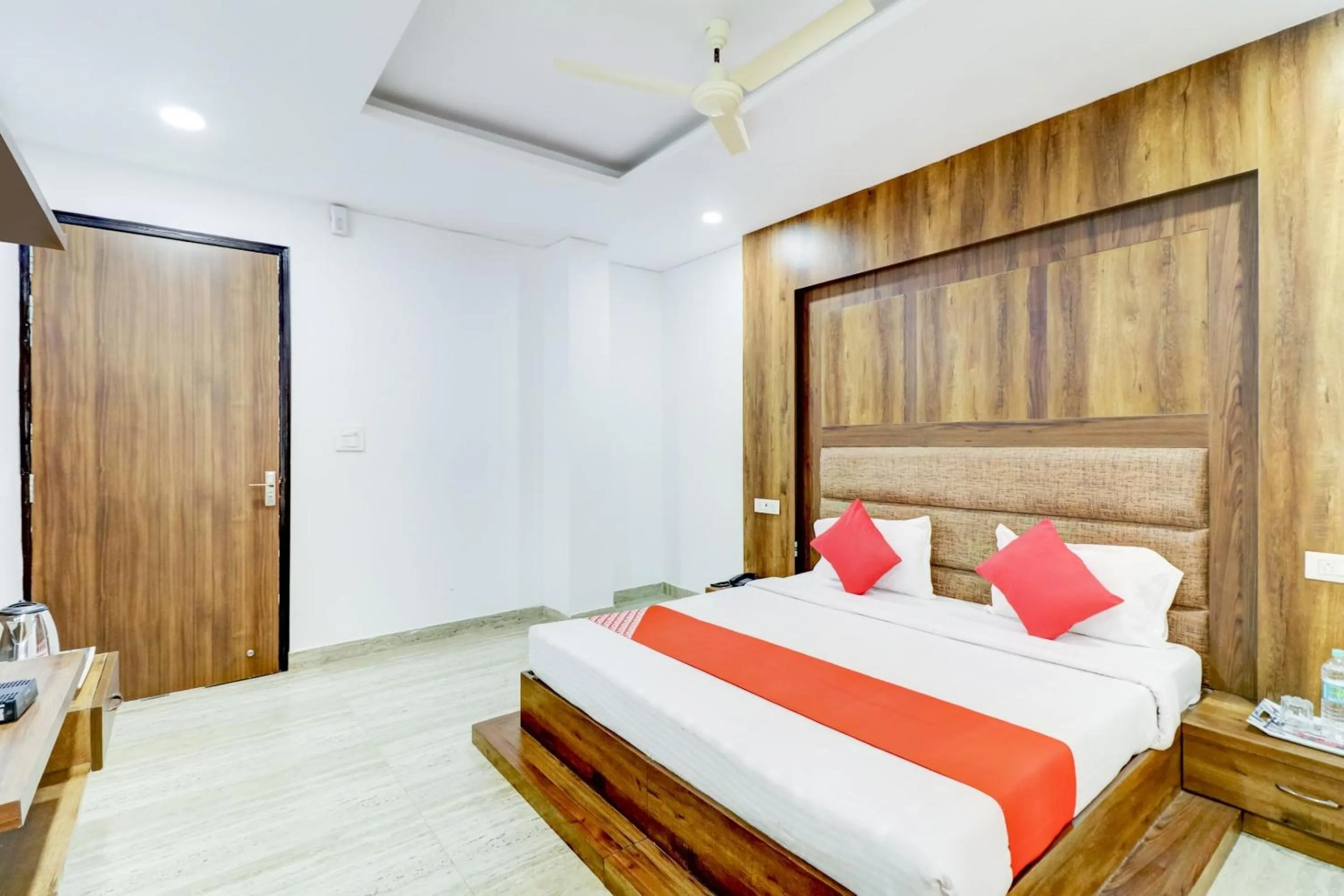 Bedroom, Bed in Hotel O Ratan Pacific Hotel And Party Hall