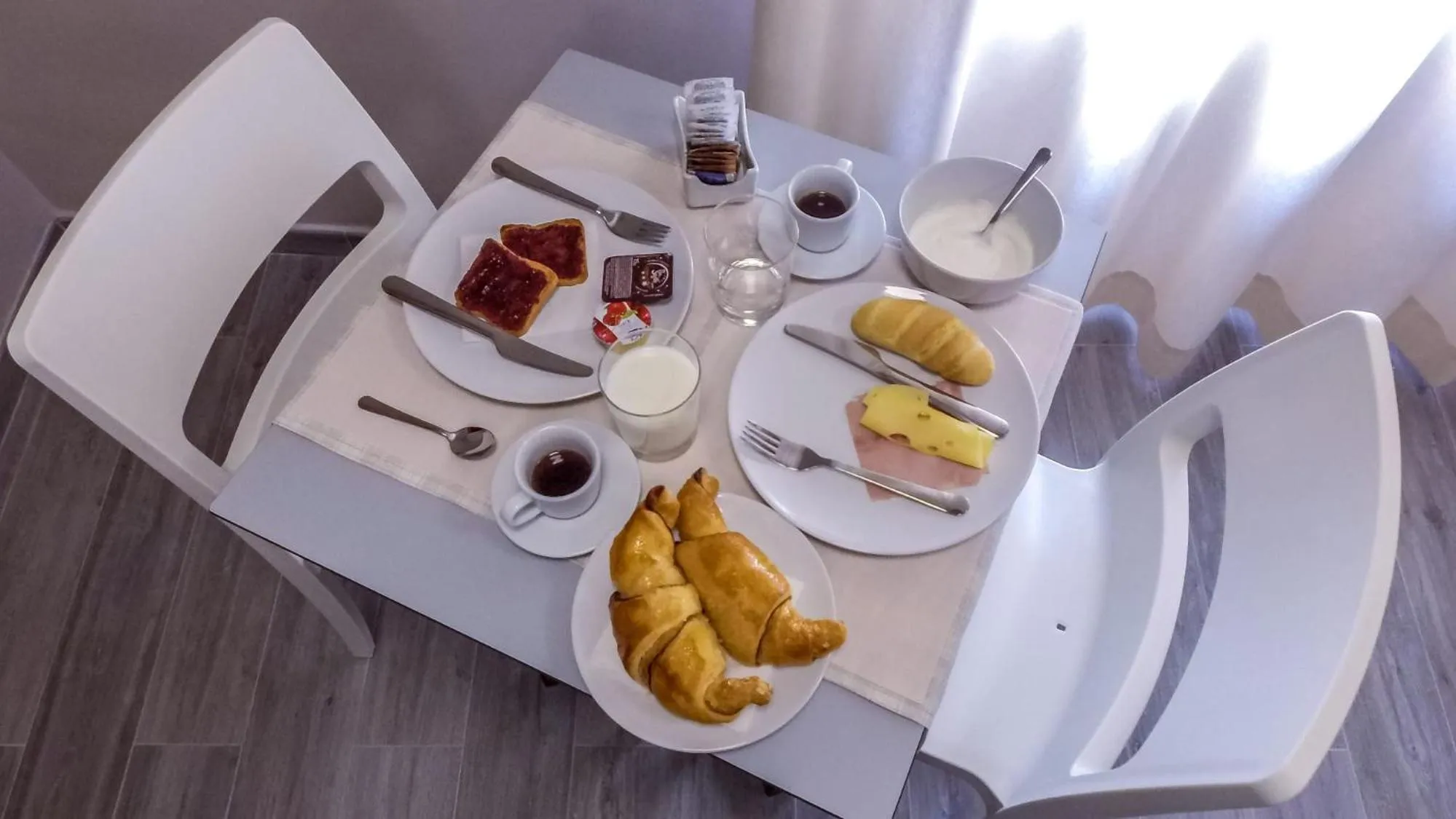 Breakfast in Le Origini Rooms&Suite