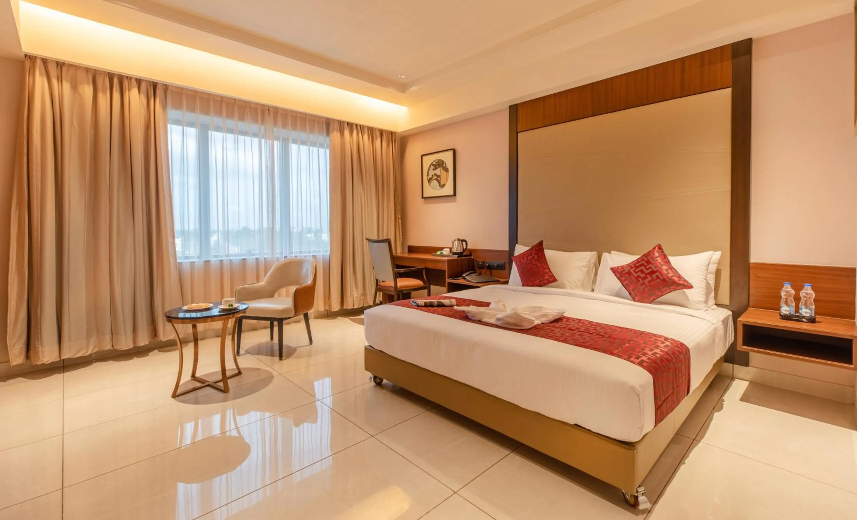 Living room, Bed in Hotel M Pro Palace Mysore - 12 Minutes to Mysore Palace