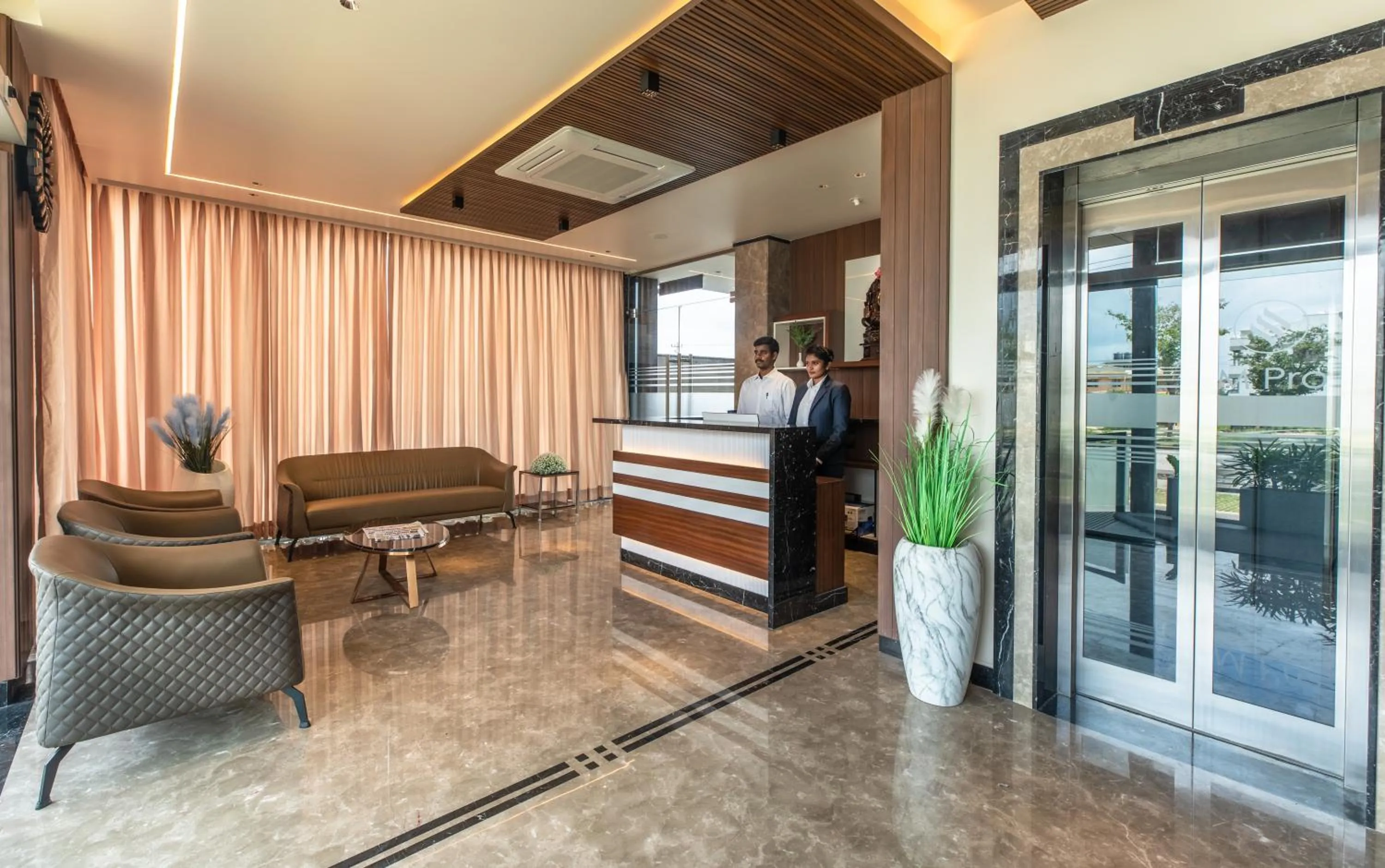 Lobby or reception in Hotel M Pro Palace Mysore - 12 Minutes to Mysore Palace
