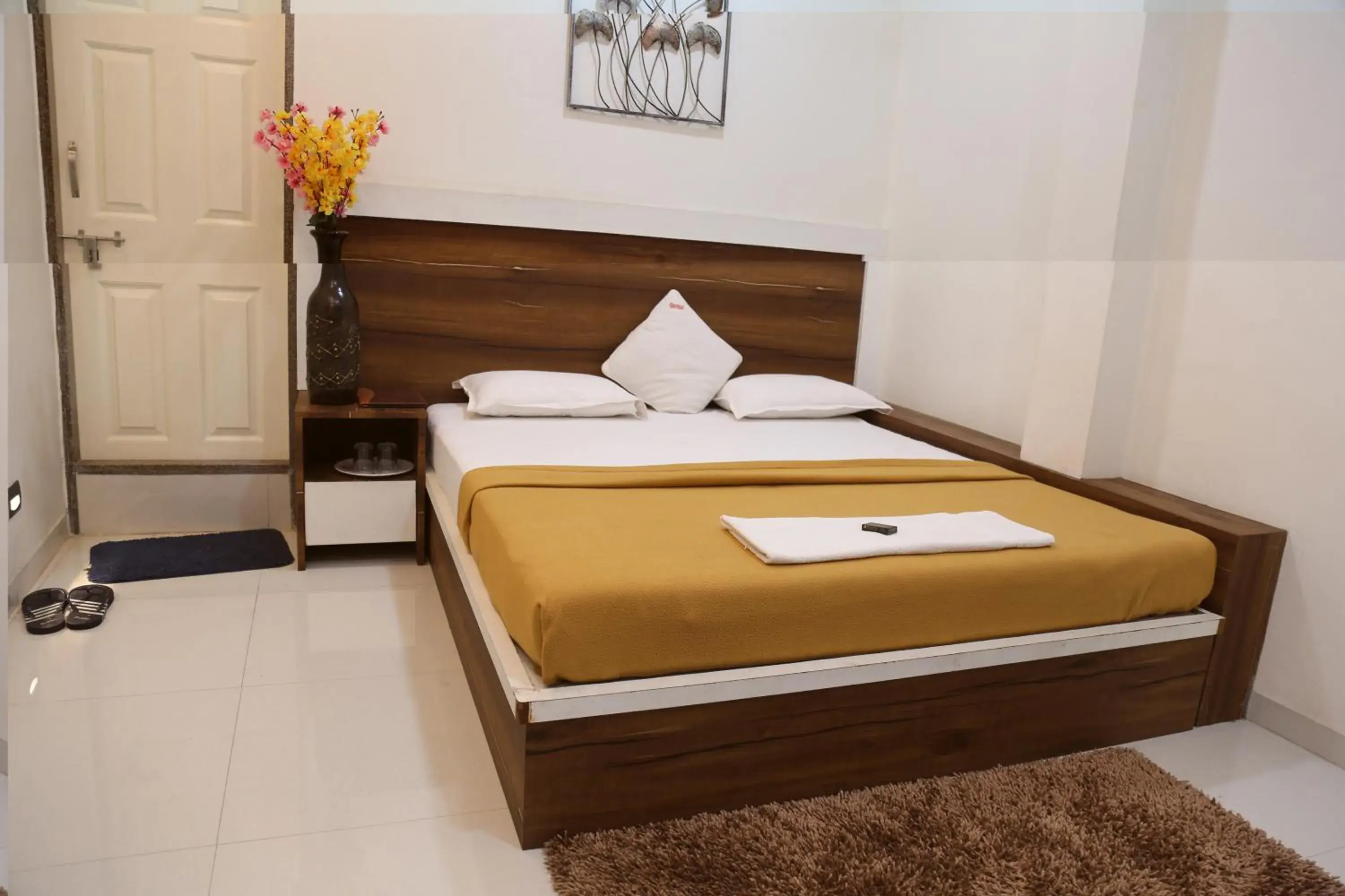 Deluxe Double Bed AC Room - single occupancy in Hotel Kissan Deluxe Double Bed AC Room - single occupancy in Hotel Kissan