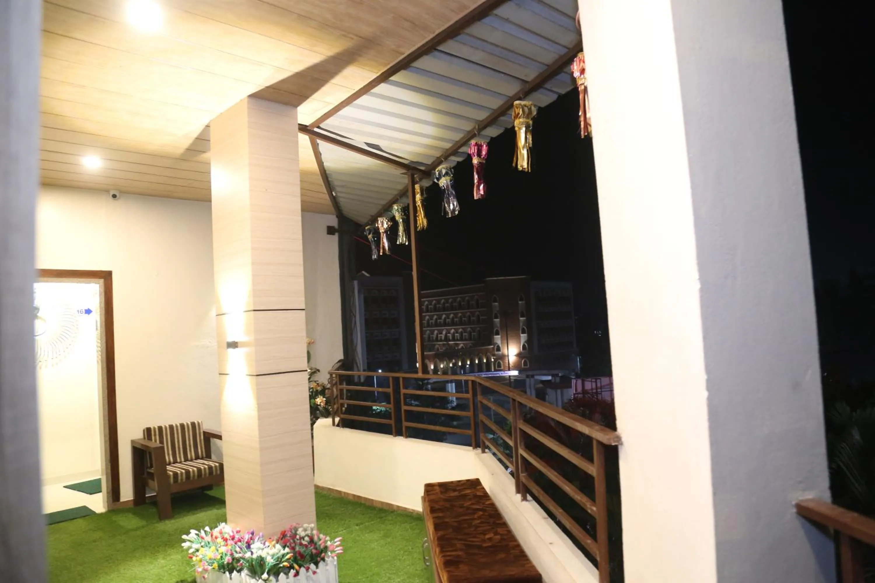 Night in Hotel Kissan