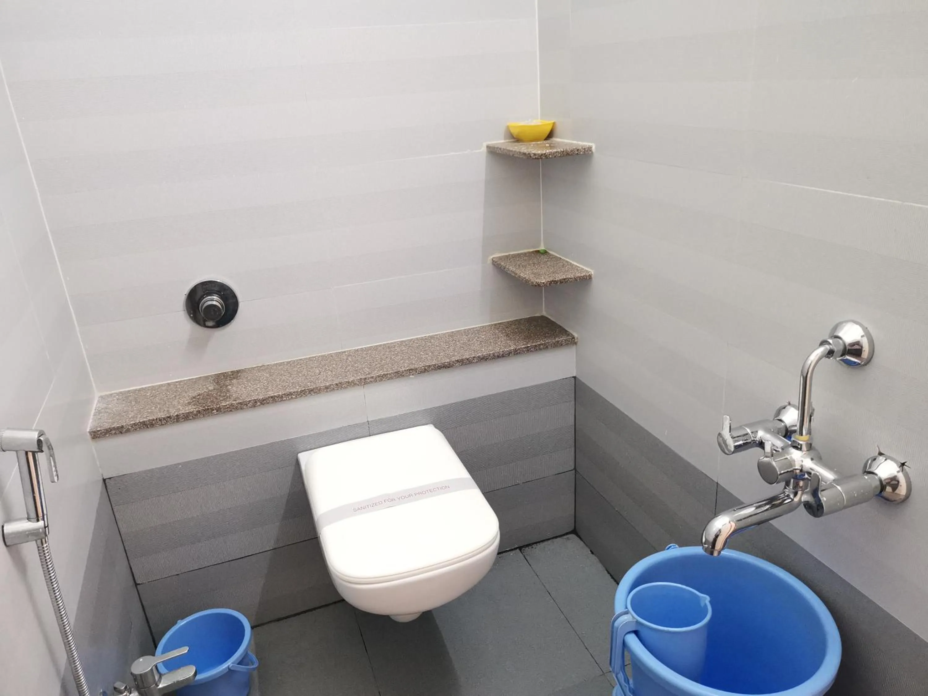 Toilet in Hotel Kissan