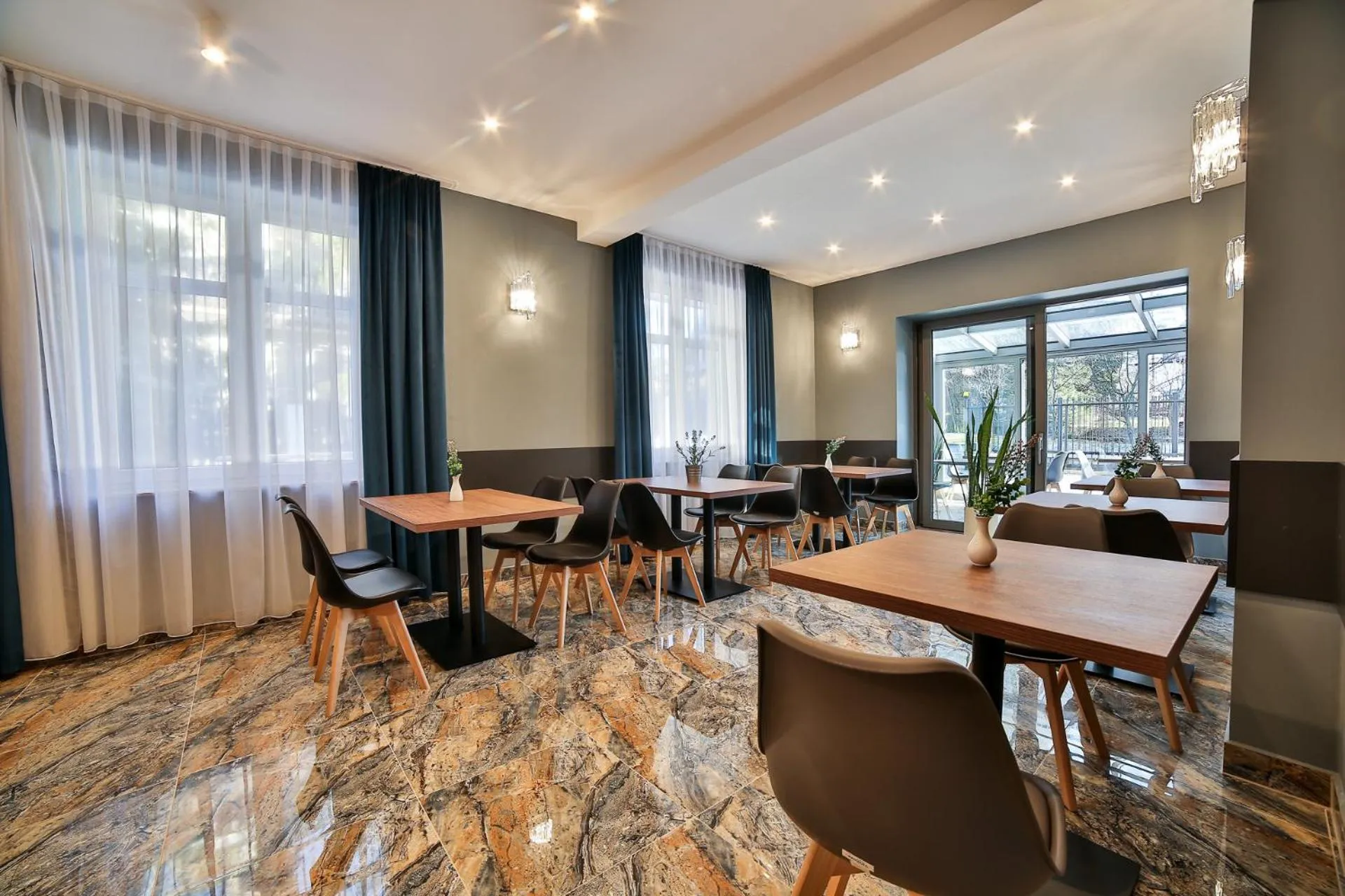 Restaurant/places to eat in Narciarski Dworek