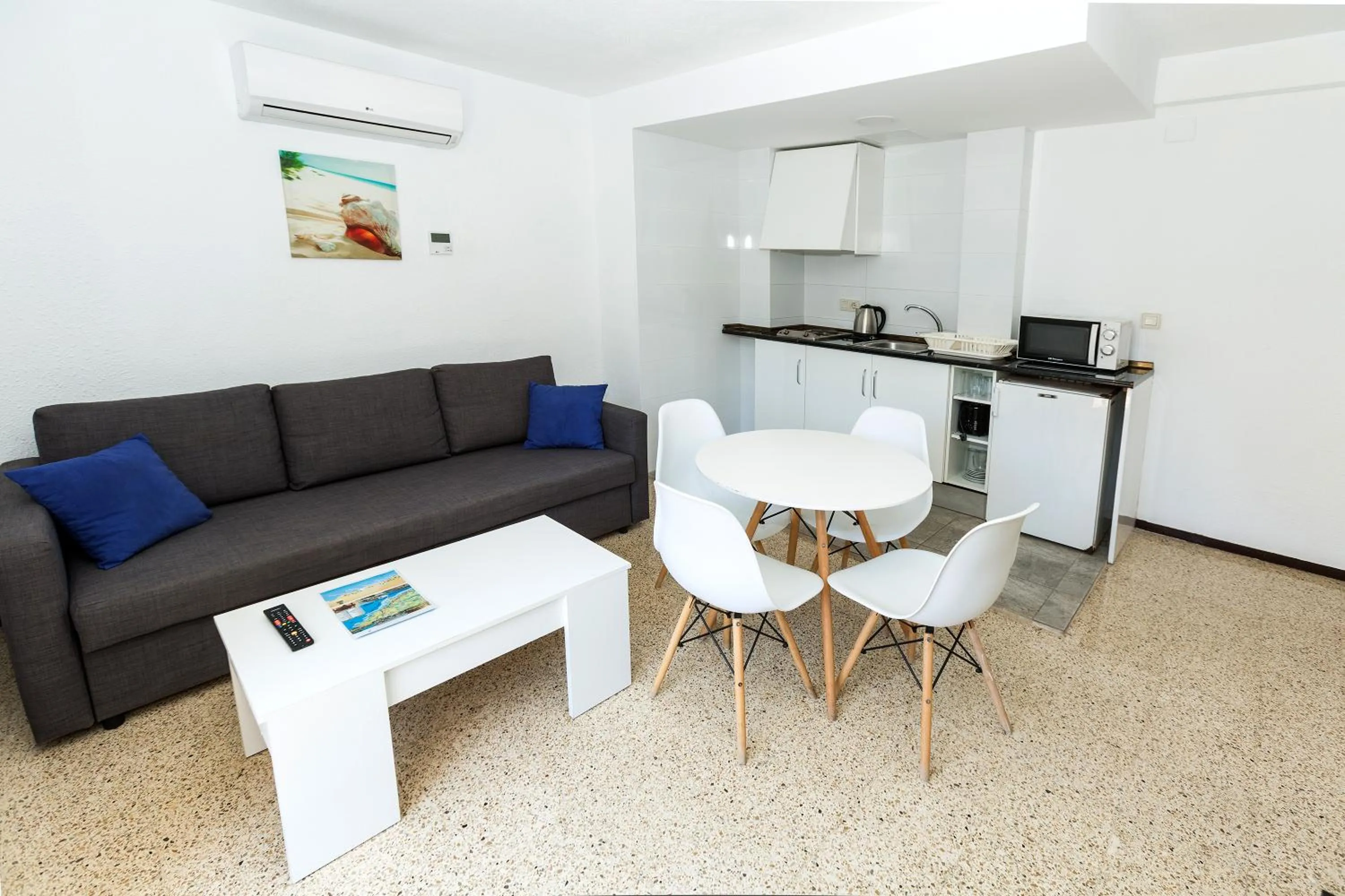 kitchen in Hostal El Mercat