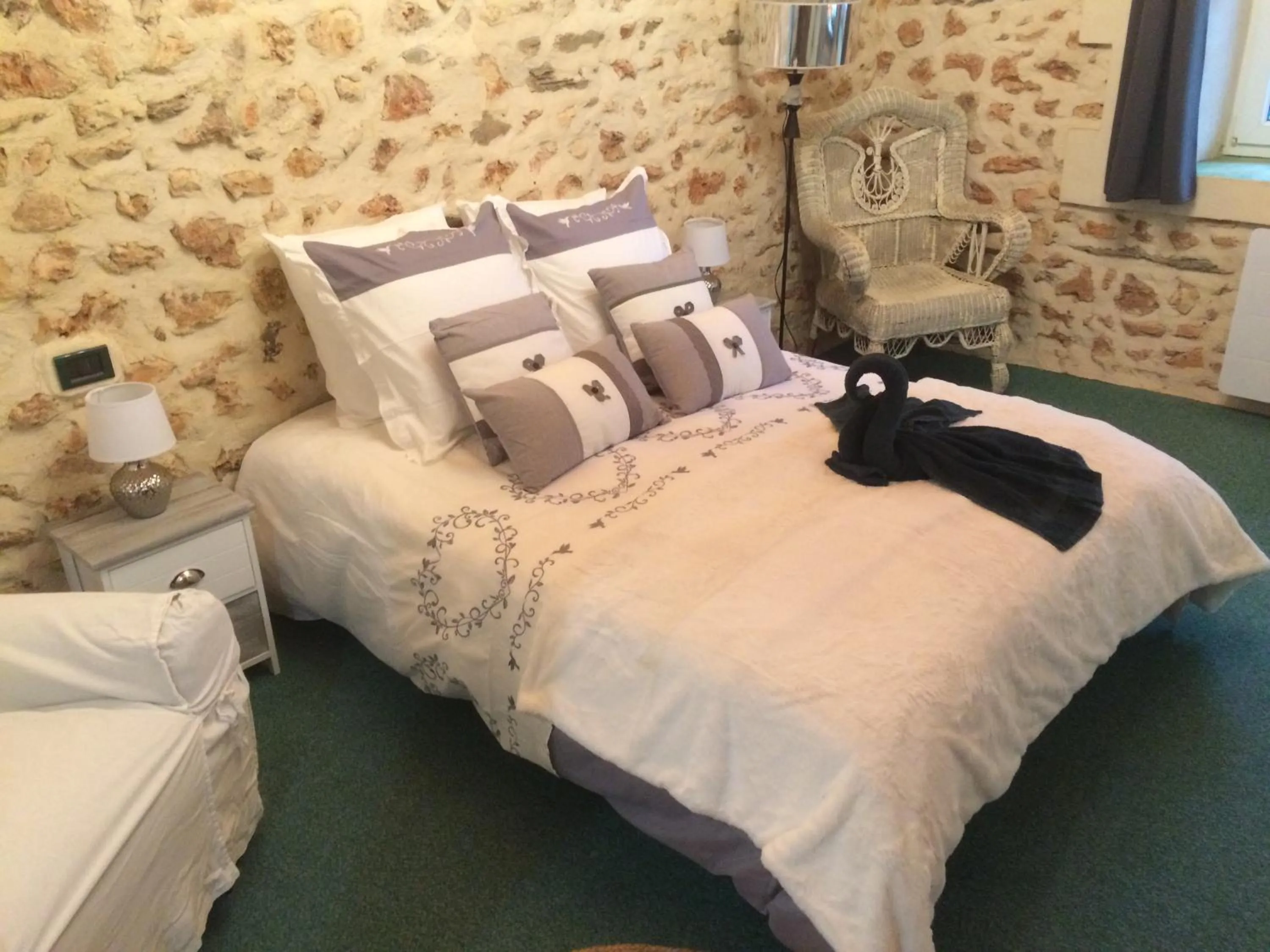 Bed in La Grenouille