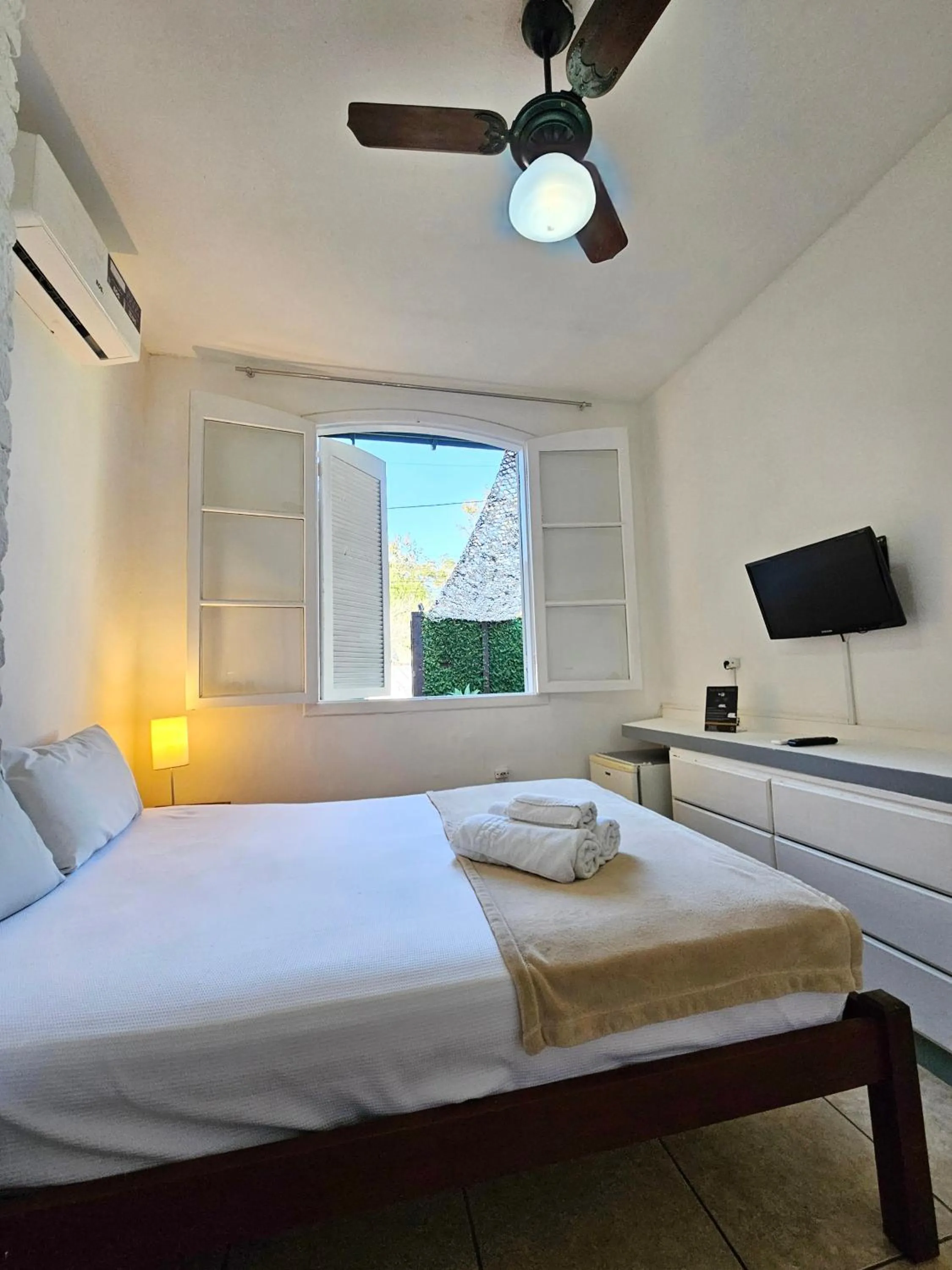 Bedroom, Bed in Pousada Casa Centro Búzios