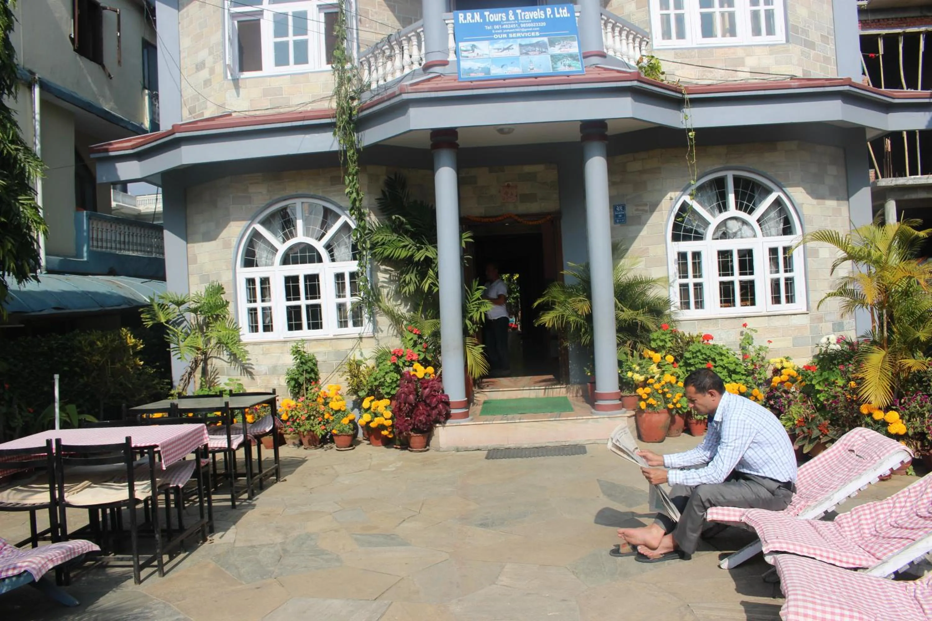Seating area in Hotel Fishtail Villa