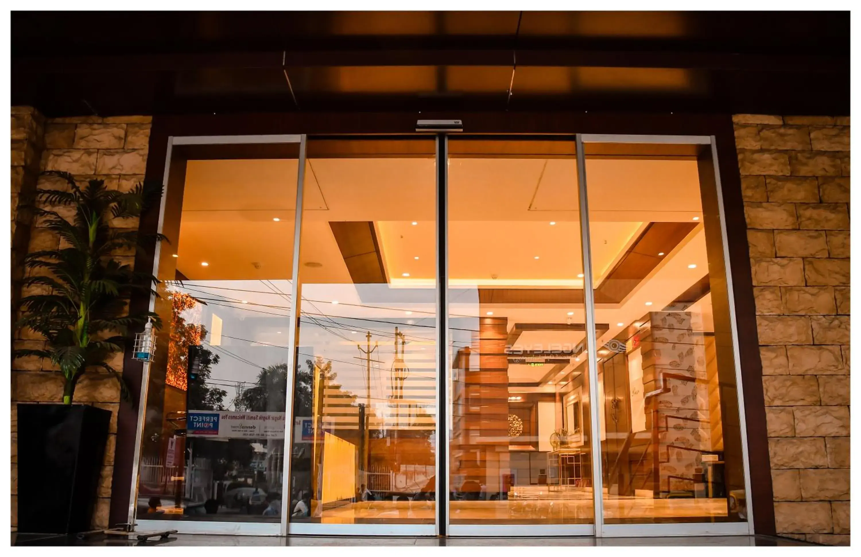 Facade/entrance in THE DOWNTOWN Facade/entrance in THE DOWNTOWN