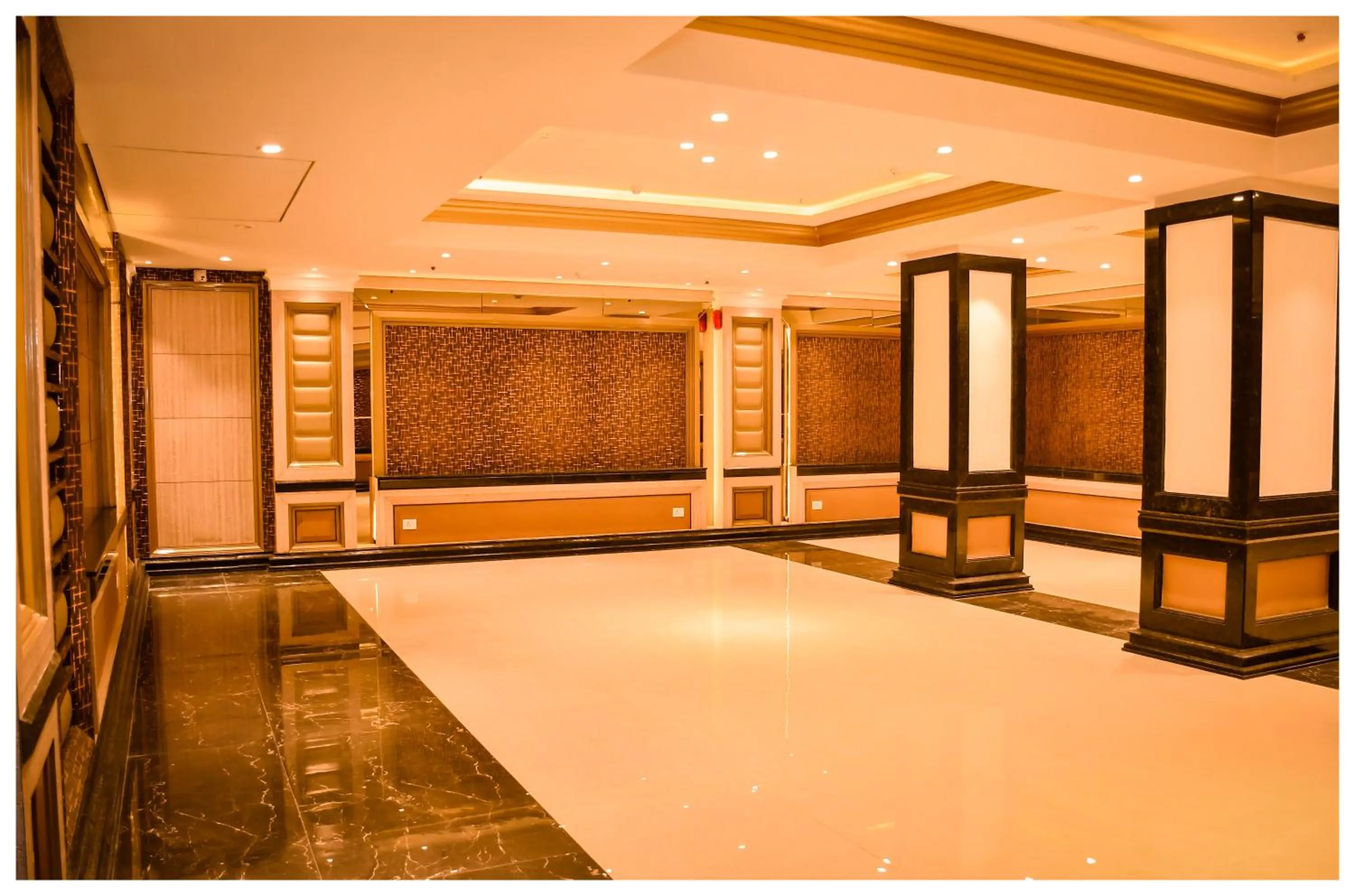 Banquet/Function facilities in THE DOWNTOWN