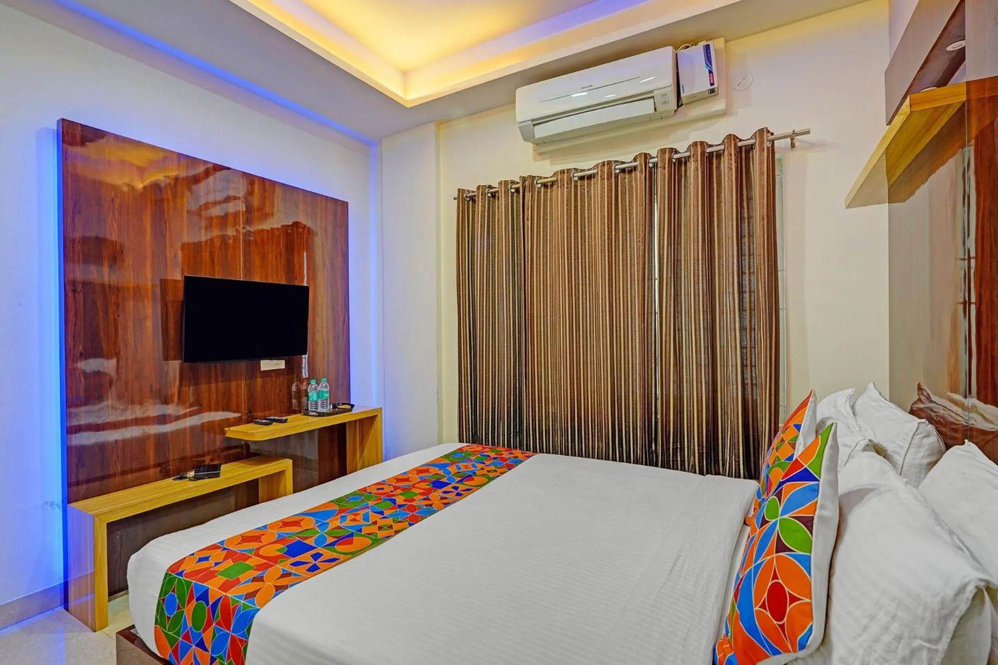 Bed in FabHotel Royal Blue Meridian Inn