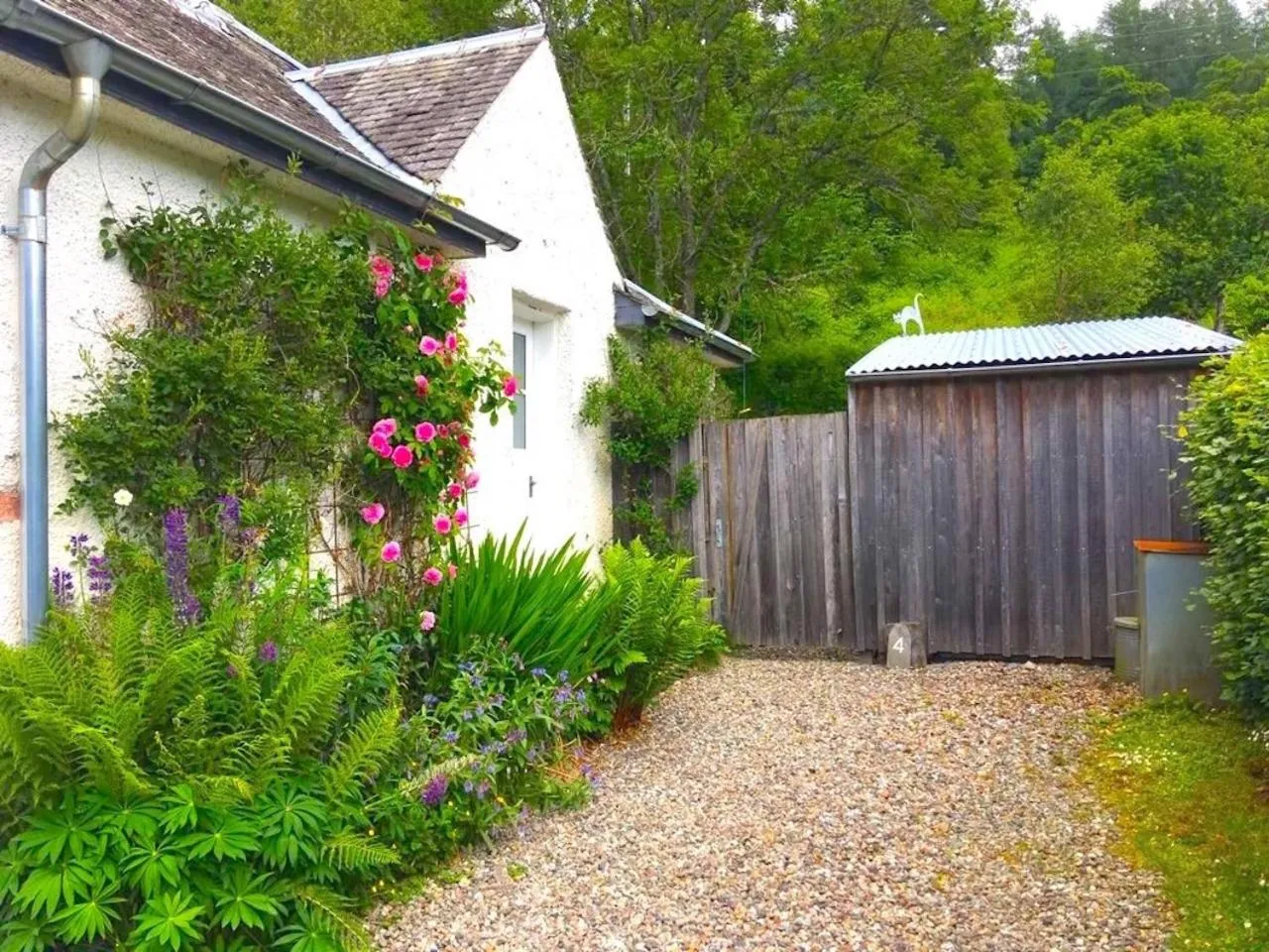 Garden in 4 Balvaig Cottage, Strathyre