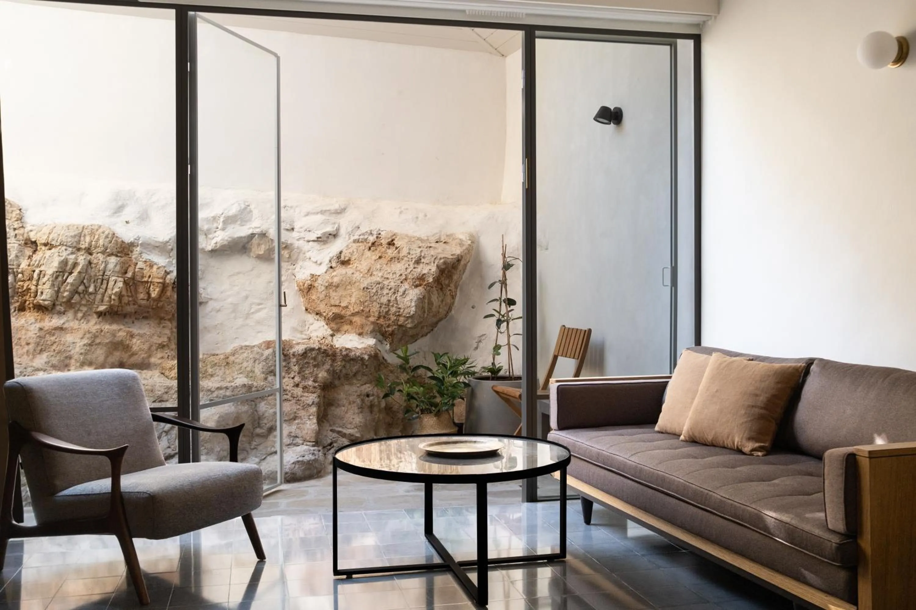 Living room in Khan Ein Karem Boutique Hotel