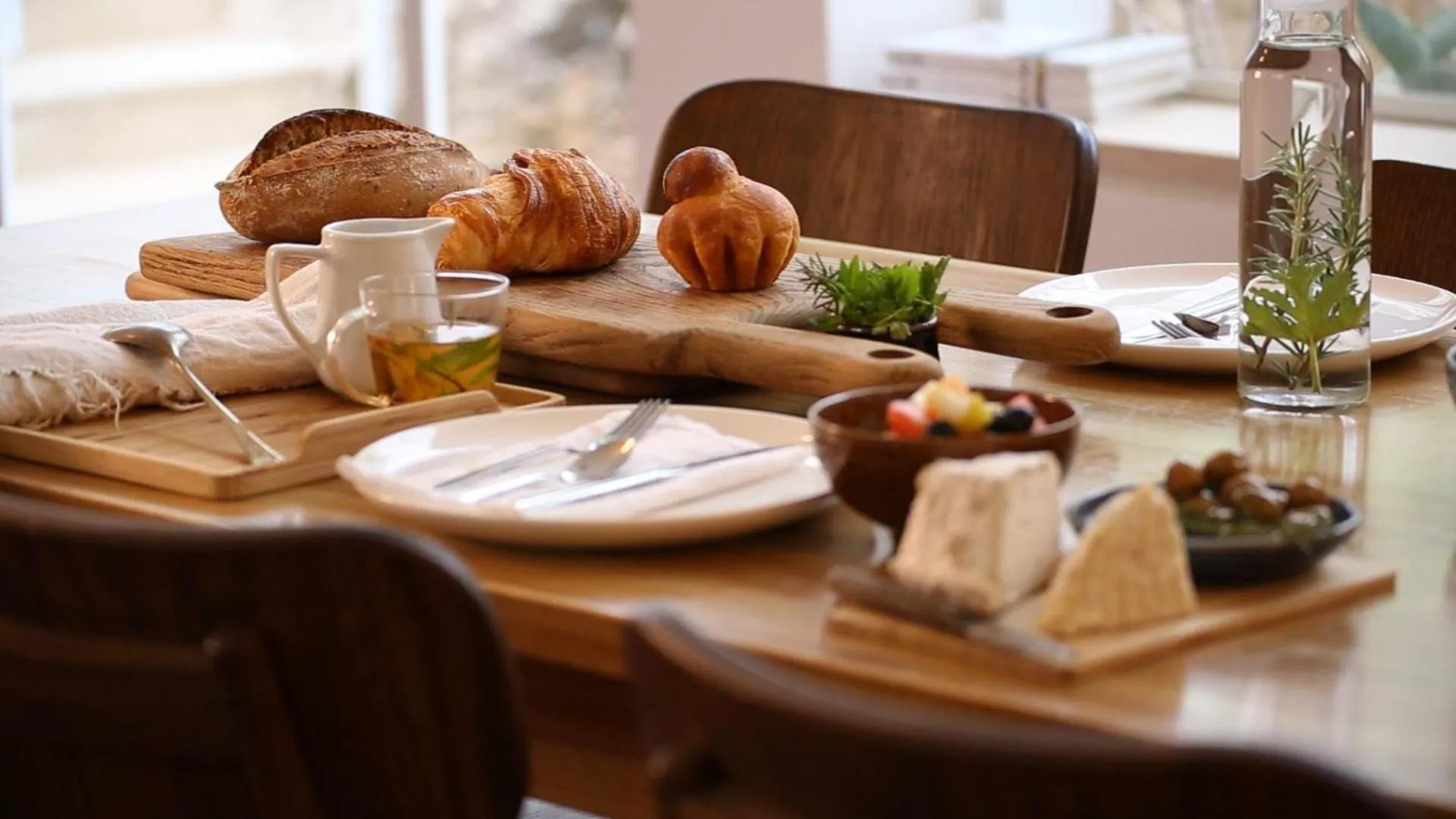 Restaurant/places to eat in Khan Ein Karem Boutique Hotel