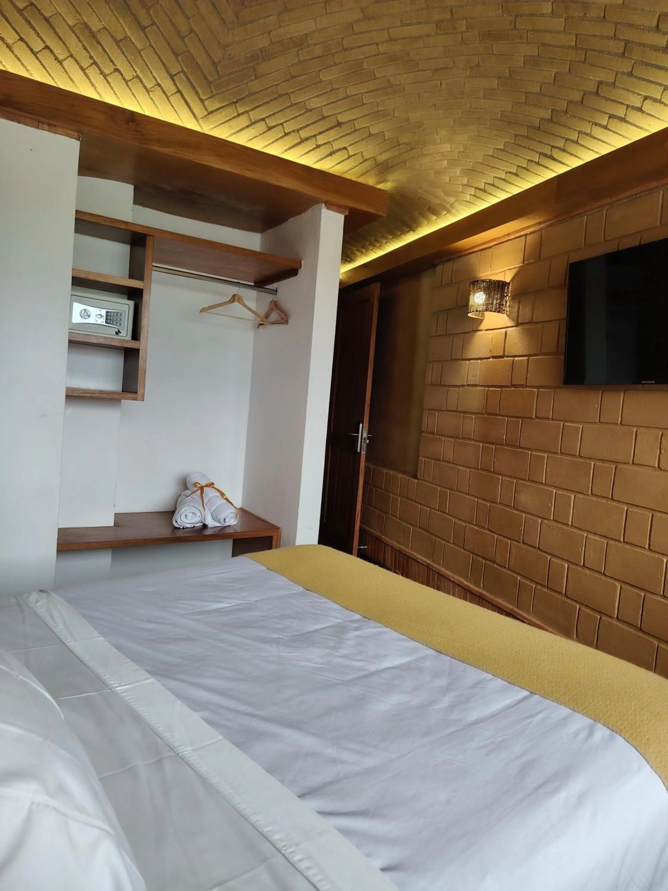 TV and multimedia, Bed in La Alhambra Hotel Boutique