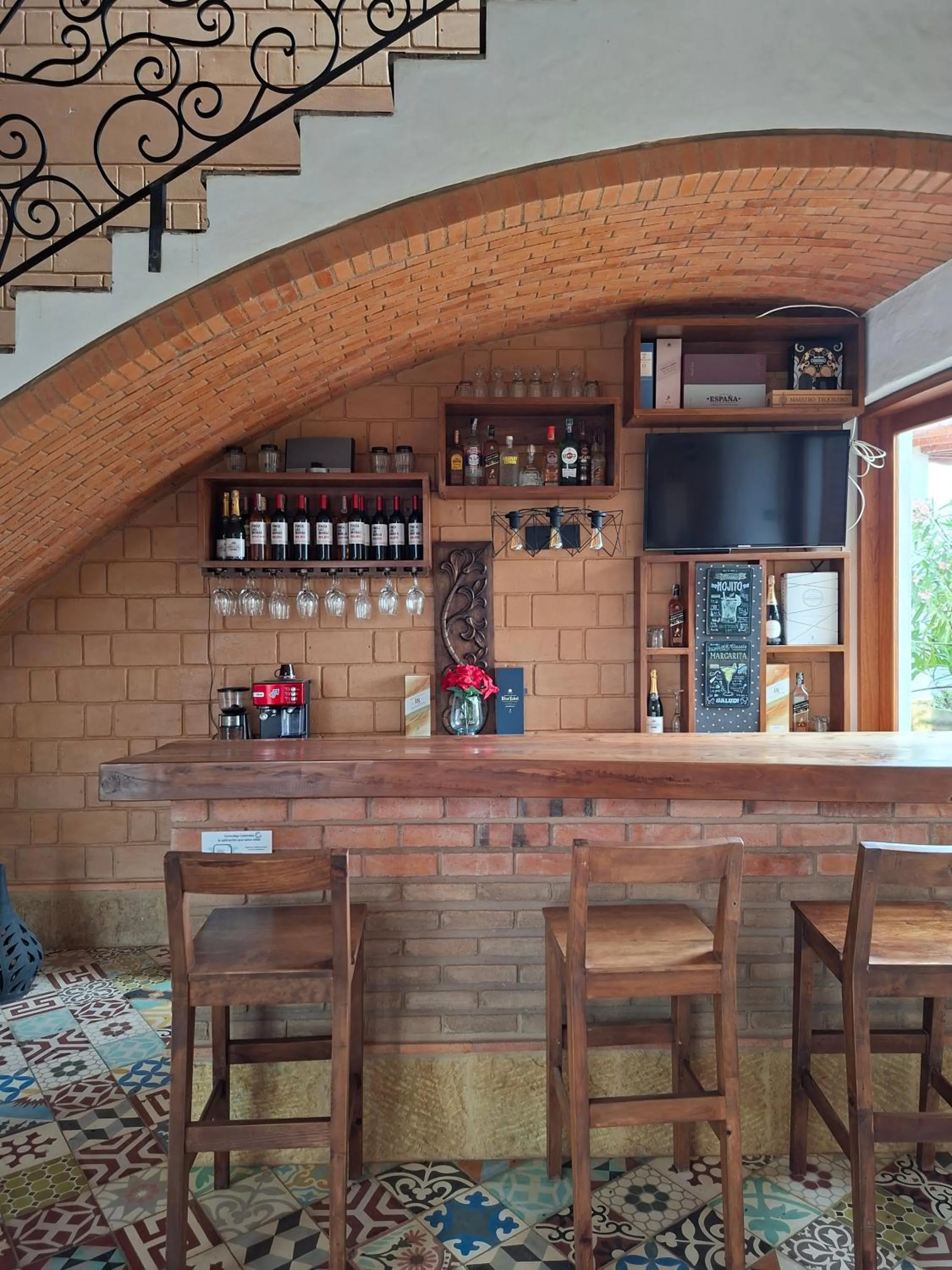 Lounge or bar in La Alhambra Hotel Boutique