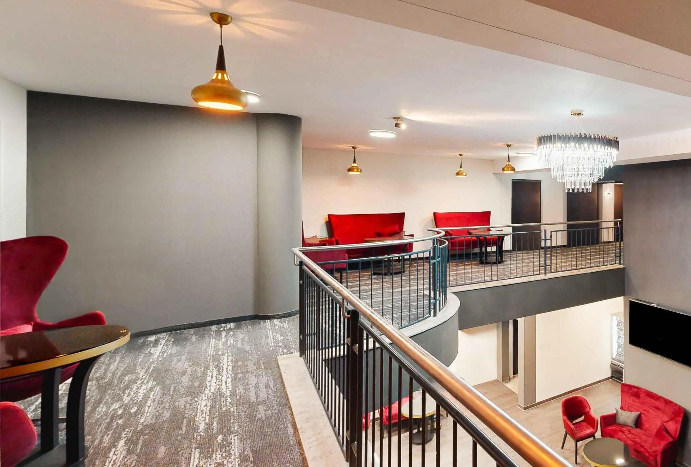 Lounge or bar in PLAZA INN Mühldorf