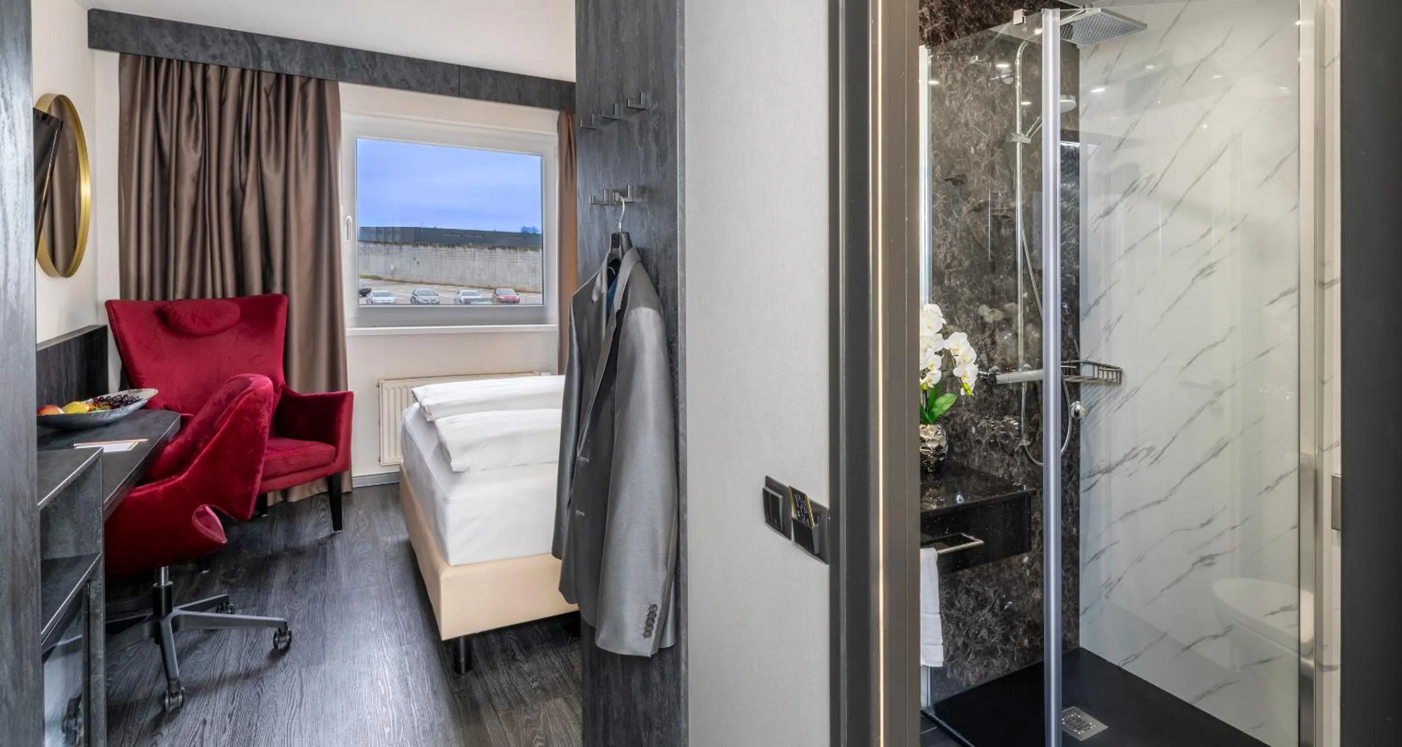 Bedroom in PLAZA INN Mühldorf