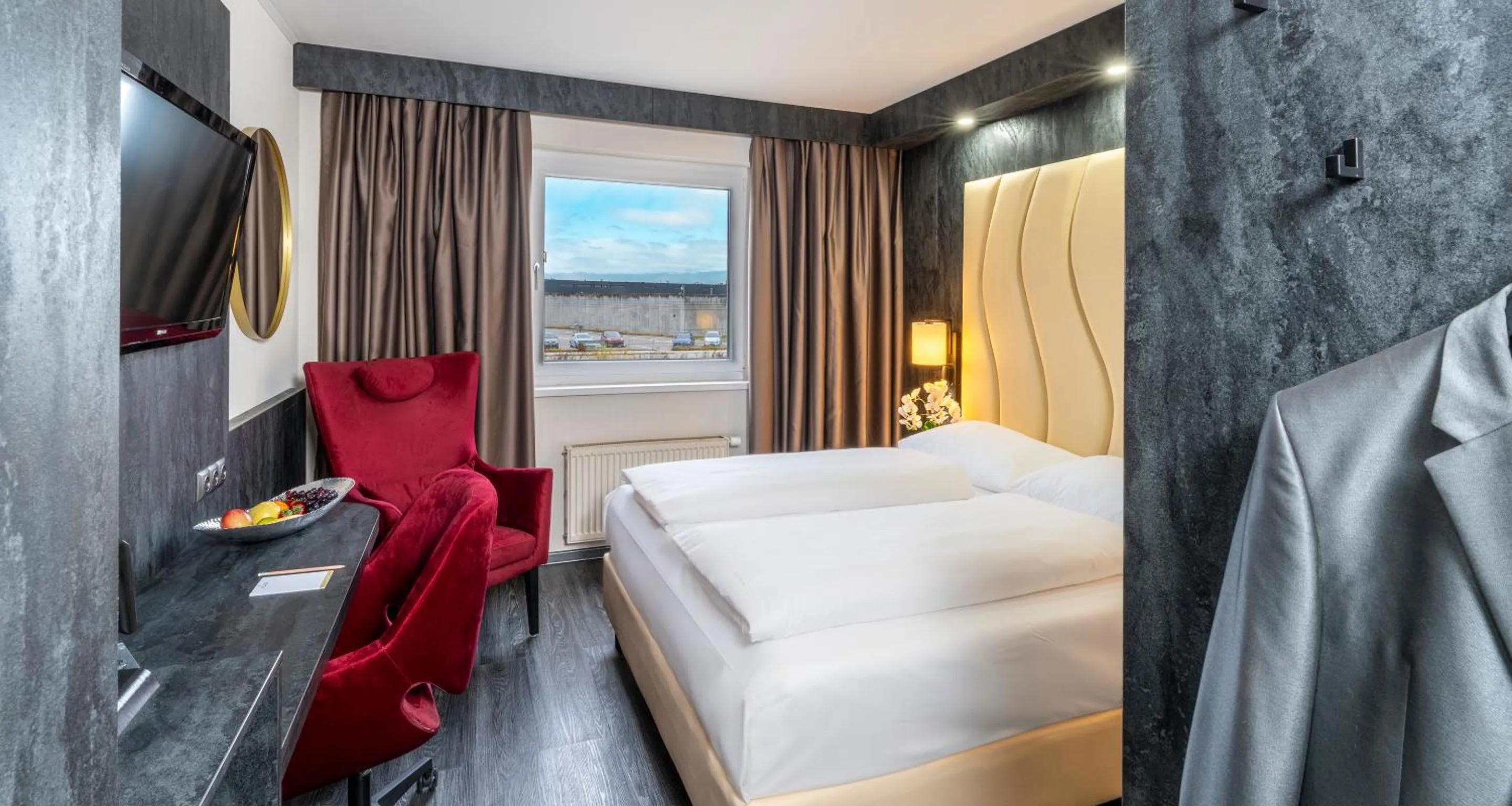 Bedroom, Bed in PLAZA INN Mühldorf