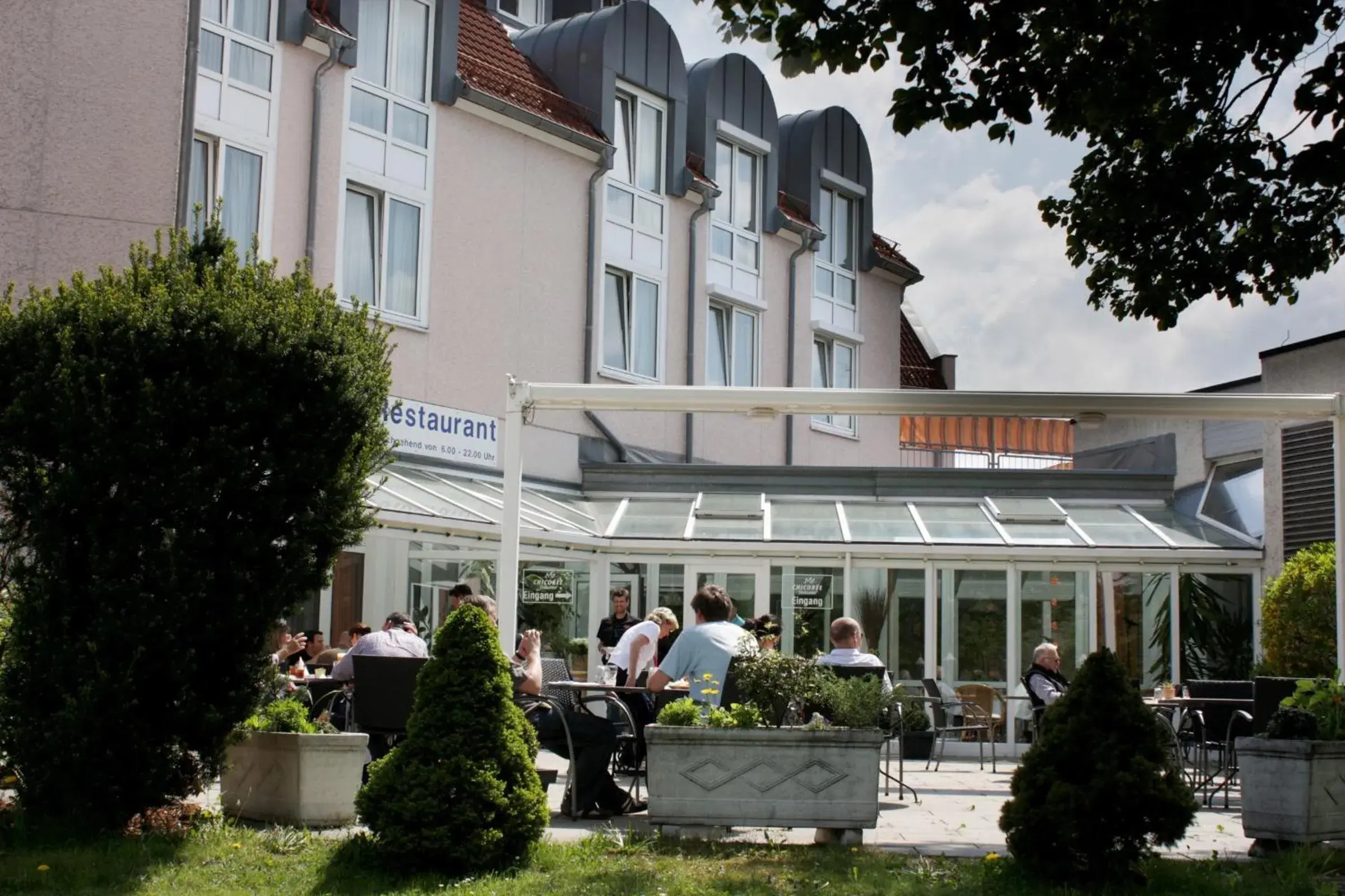 Restaurant/places to eat, Property Building in Parkhotel Altmühltal