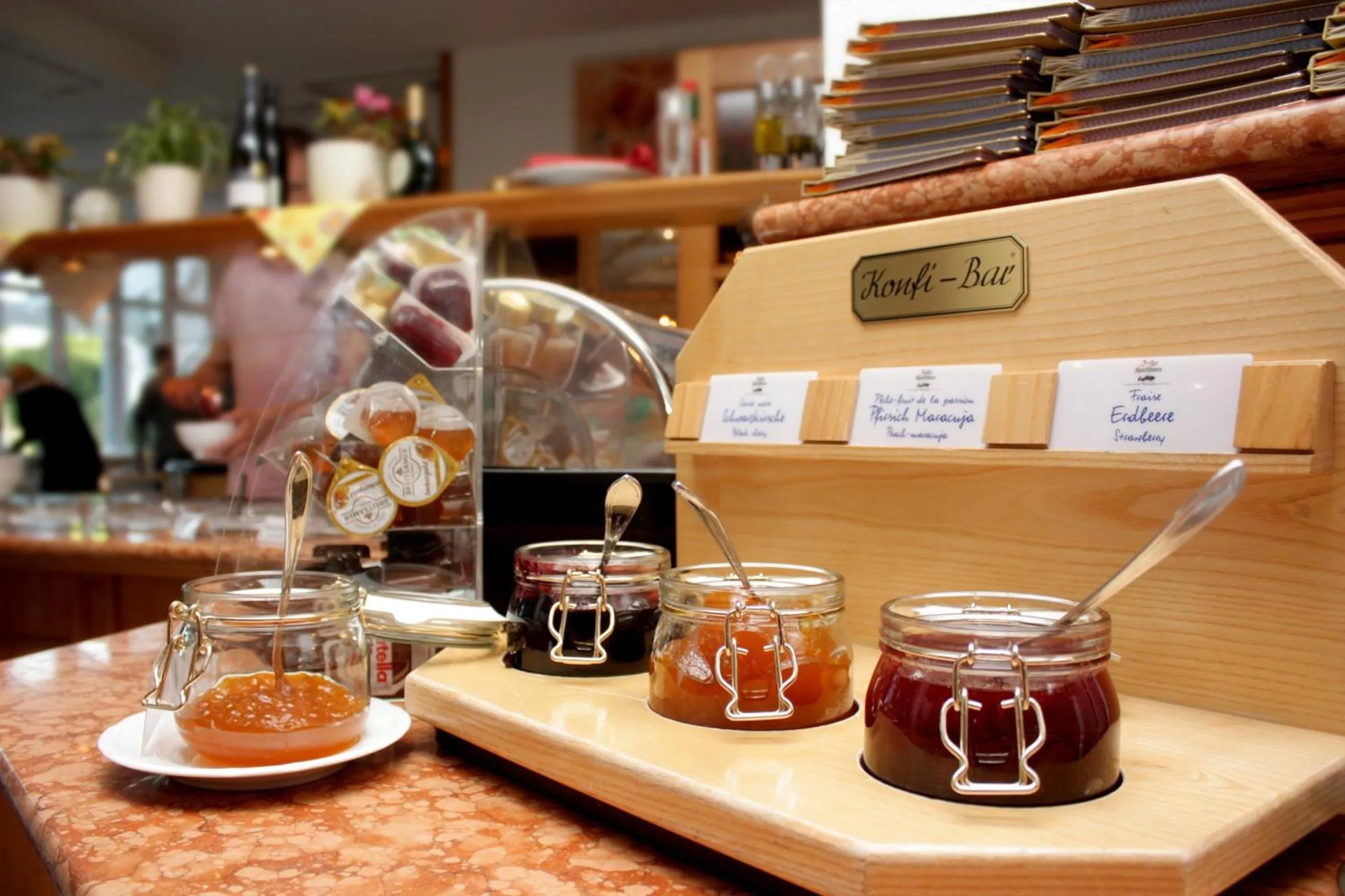 Buffet breakfast in Parkhotel Altmühltal