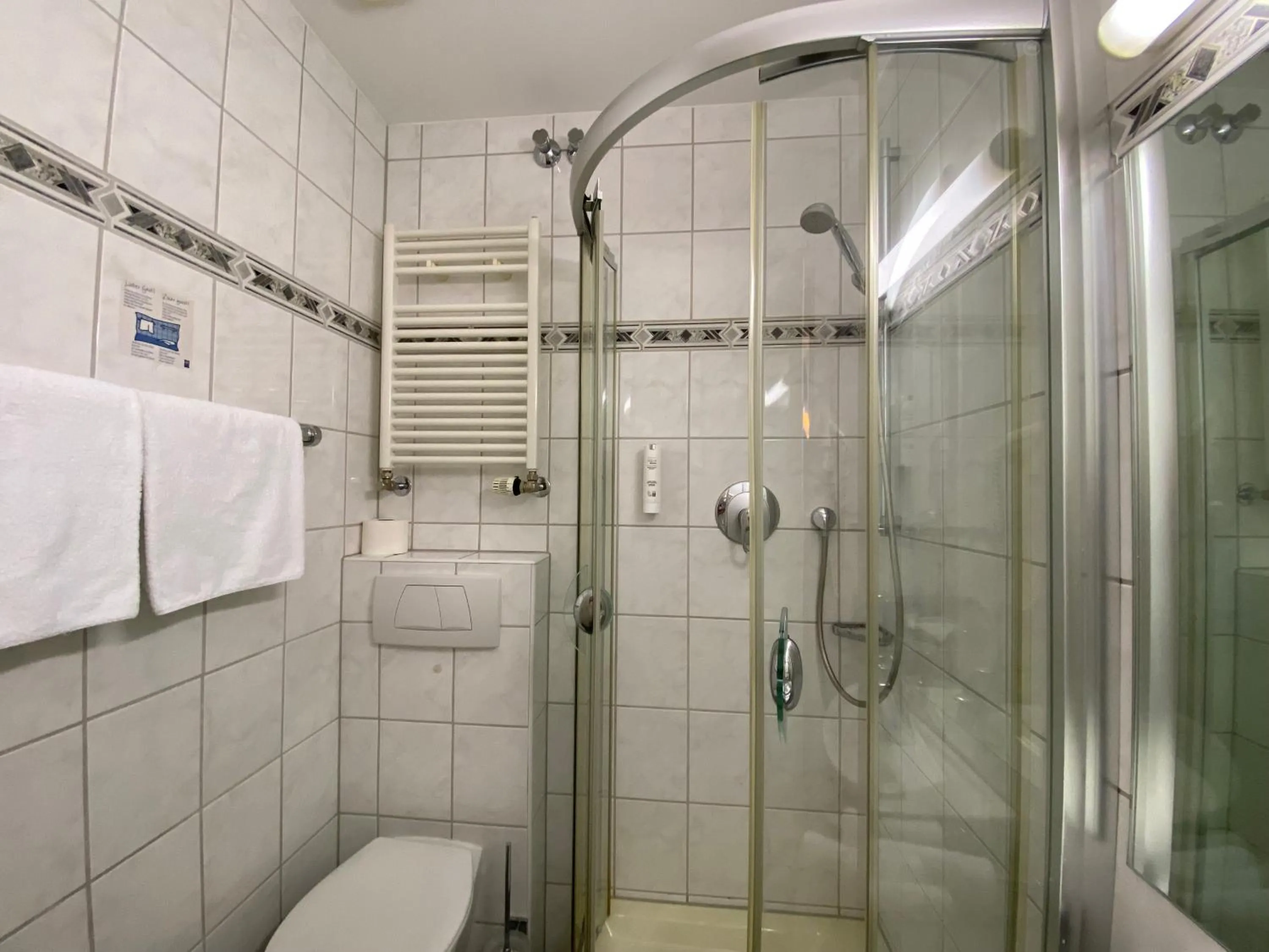 Shower in Hotel Hansa