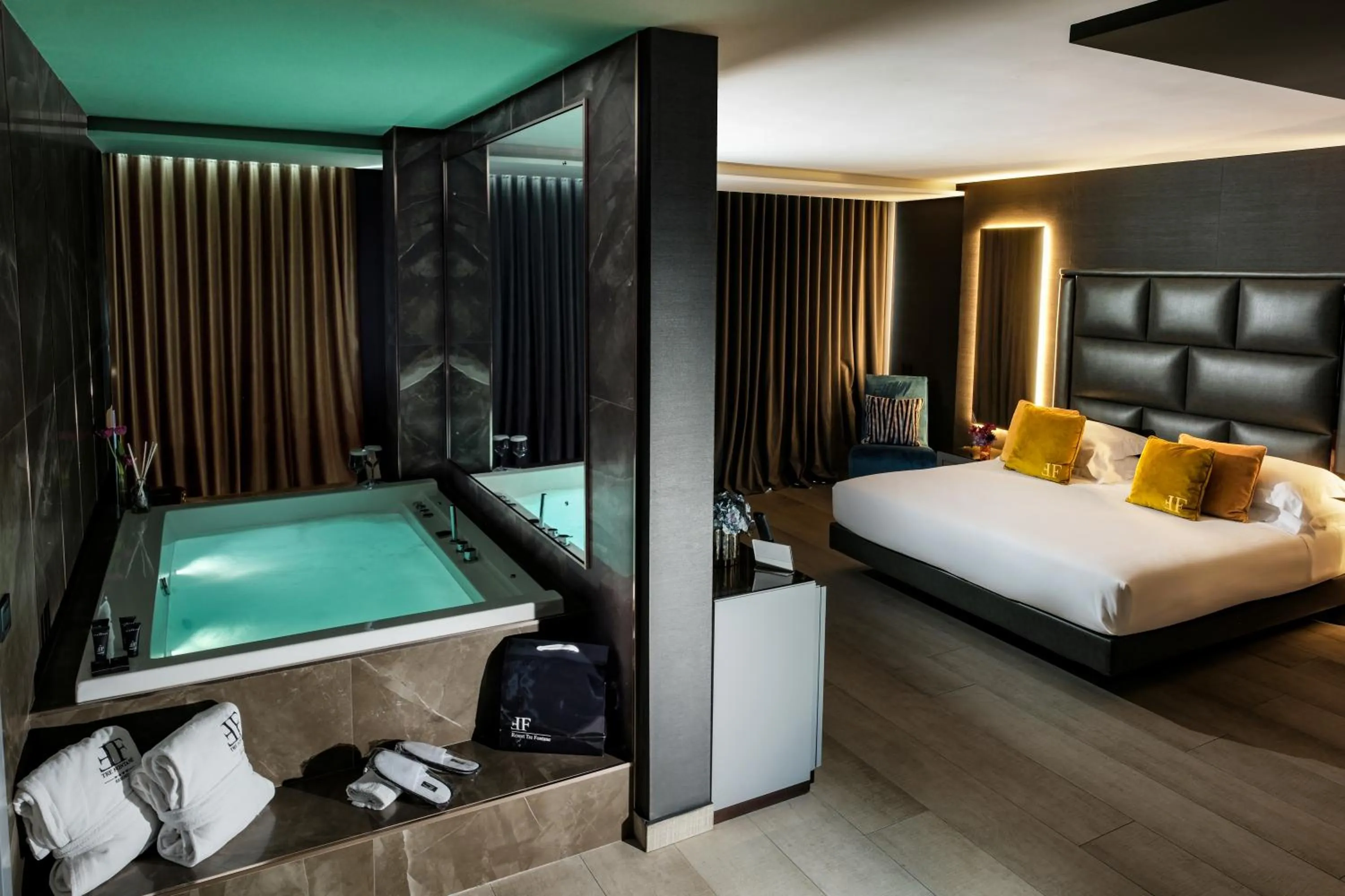 Bed in Hotel & Resort Tre Fontane Luxury
