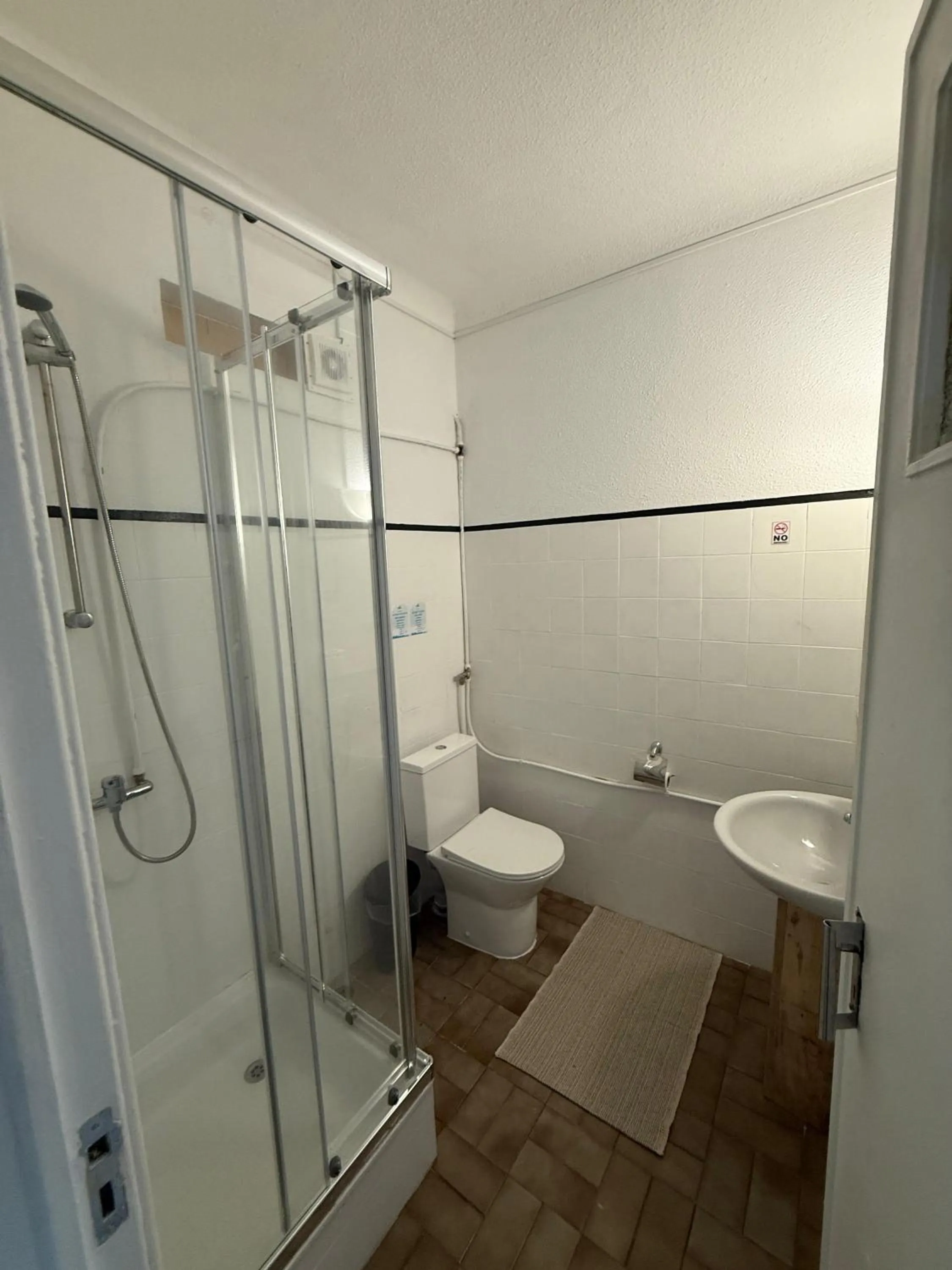 Bathroom in Hotel Jardim Oudinot "MyWay Kite&Surf"