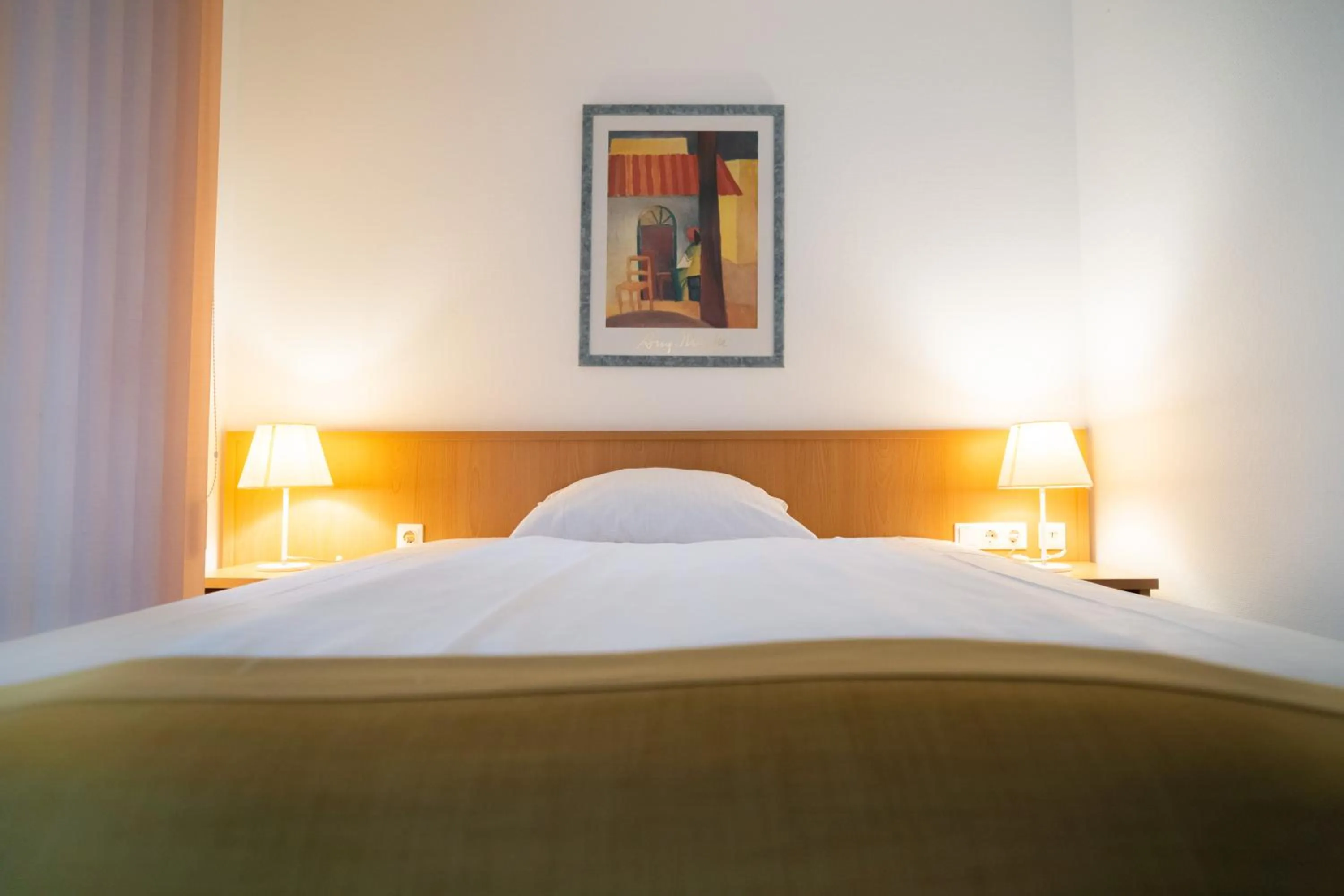 Bed in Hotel Am Schlosspark , Wiesbaden