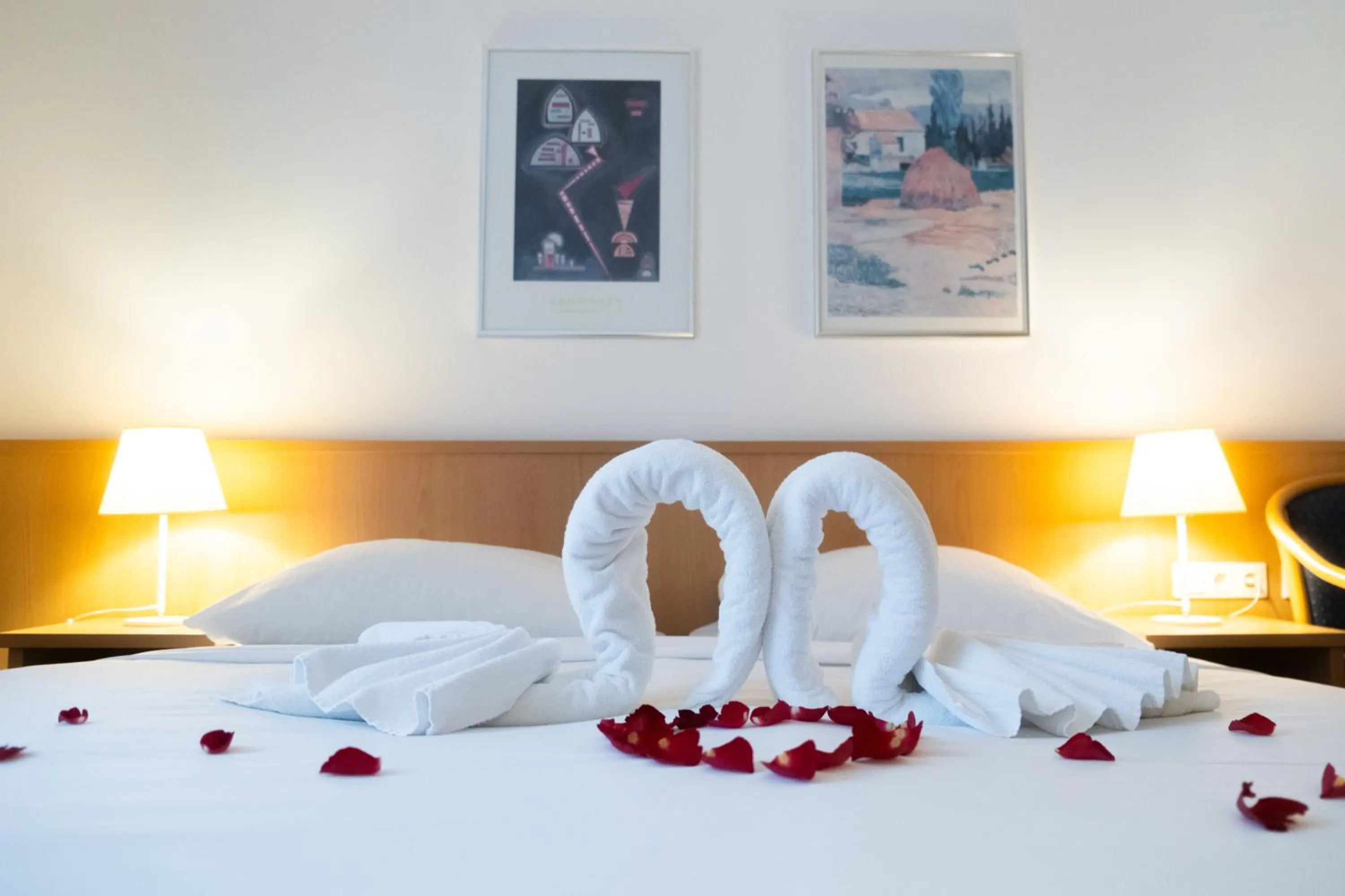 Bed in Hotel Am Schlosspark , Wiesbaden