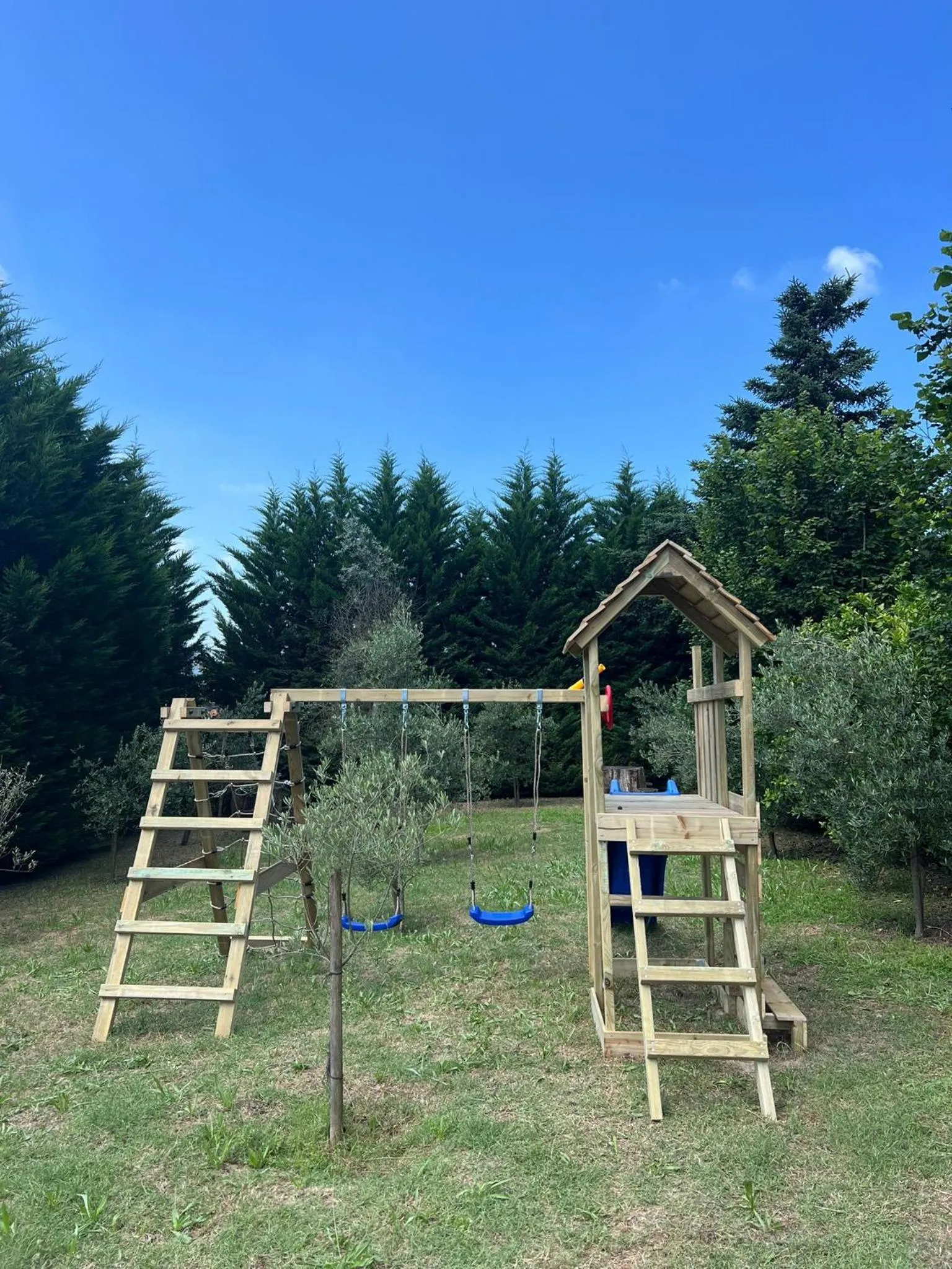 Children play ground in Fonte Velha